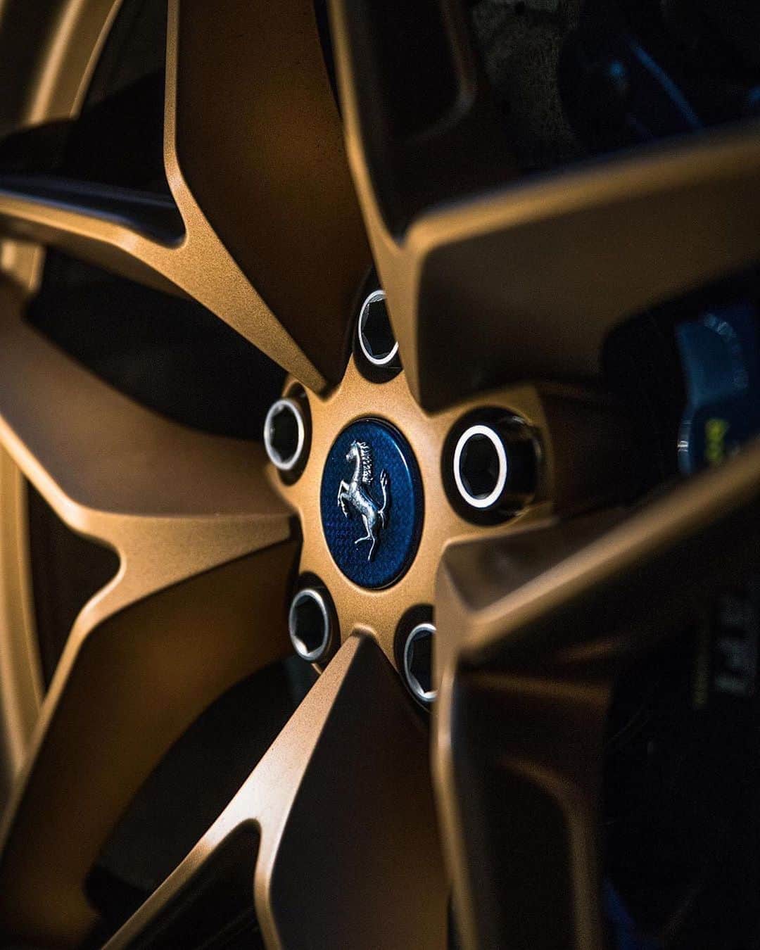 CARLiFESTYLEさんのインスタグラム写真 - (CARLiFESTYLEInstagram)「HOT Ferrari 488 Pista Spider. Photo by @zachbrehl #carlifestyle #488pistaspider」8月24日 12時22分 - carlifestyle