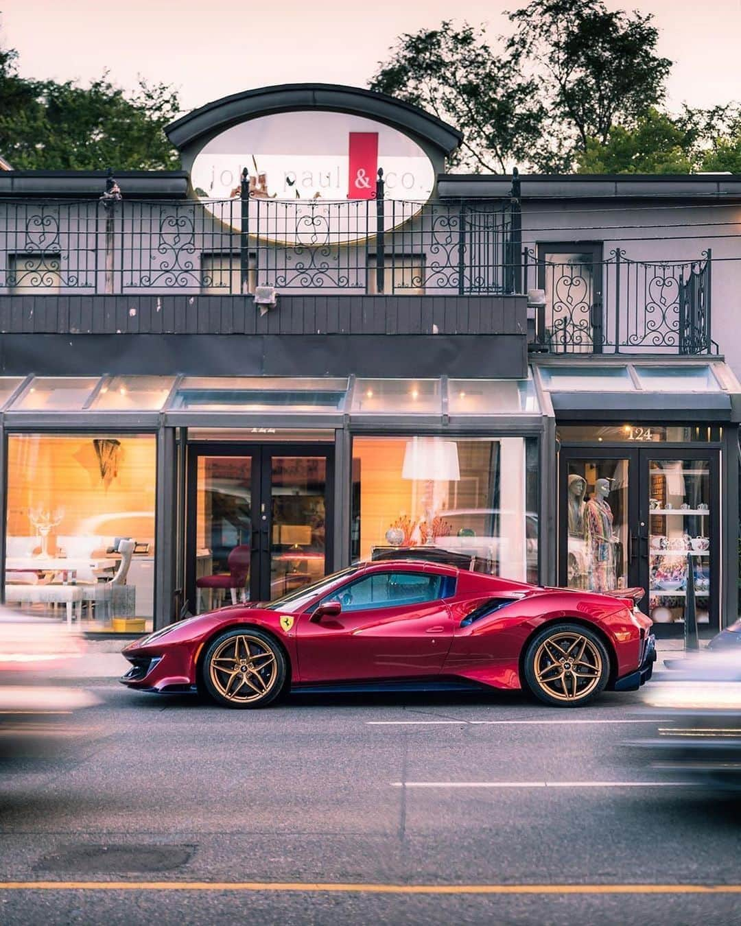 CARLiFESTYLEさんのインスタグラム写真 - (CARLiFESTYLEInstagram)「HOT Ferrari 488 Pista Spider. Photo by @zachbrehl #carlifestyle #488pistaspider」8月24日 12時22分 - carlifestyle