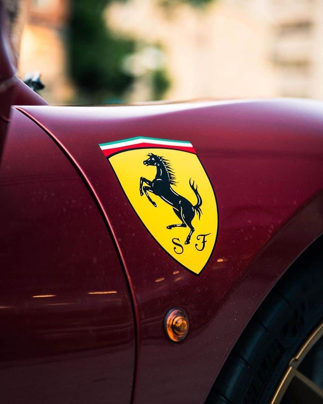 CARLiFESTYLEさんのインスタグラム写真 - (CARLiFESTYLEInstagram)「HOT Ferrari 488 Pista Spider. Photo by @zachbrehl #carlifestyle #488pistaspider」8月24日 12時22分 - carlifestyle