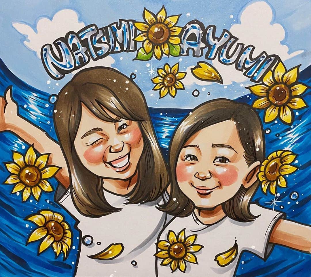 似顔絵★𝗚𝗢𝗥𝗜𝗞𝗜𝗡𝗚のインスタグラム：「. . . 先日の一枚目💕 二枚のご依頼でした⭐️✨  . . . お友達かな⁉️✨ご姉妹かな⁉️✨どっちみち可愛いお二人を書かせていただきました💕 . . こちらは背景に海と、ひまわりを舞わせました🌻⭐️✨ . . .  ❌❌現在は、予約受付終了してます❌❌ 。 . . .  2020年度ご予約のお客✨ 現在55番までの方へ案内中です🌟✨💕 DMの確認いただきgmailへ返信宜しくお願い致します🙇‍♀️🌟✨✨ . . . .  次回の予約応募は、2020年のご予約分を書き終える予定の 来年春から夏頃の、、、予定です。 ※あくまでも予定なので前後します🙇‍♀️ . . . .  オーダー再開の際には 人数制限あるため必ず予約ができるわけではございません。 そのことも踏まえた上で 次回ご検討いただけると嬉しいです(^^) . . また、結婚式の使用を考えてくださる方も多いです✨  前々からお伝えしていますが、 基本的に予約順に対応しているため、 近々の納期を希望される方は、 対応できないこともあるので、 あらかじめご了承ください💦 . . . . . ※今回予約が取れた方へ※ . .  写真がまだ用意できてない、入金が遅れそうなど、状況により、順番が前後することもございます‼️ あらかじめご了承ください。 。 . . . また、芸能人、キャラクターのオーダー、パロディ風オーダーはお断りしています。  芸能人については、ご本人様に直接プレゼントなどはOKです。 . . . . . . 💰料金表は過去投稿記事みてね❤💰 . . . . . ➡️ハッシュタグ⇨ goriking117料金表2019⬅️ . . ✨✨✨✨✨✨✨✨✨✨✨✨✨✨✨✨ @by.goriking のアカウントでは、 過去書かせて頂いたお客様方からの、 似顔絵のその後のお写真をいただき、 投稿しております^ - ^❤️❤️ 玄関に飾ってある似顔絵、 渡した瞬間のお写真、 ご本人とのお写真などなど💕 いろんな場面でのお写真お待ちしております^ - ^✨⭐️ . . . .  .  #似顔絵#pencildrawing#drawing#pencil#illust#painting#art#artwork#絵描きさんと繋がりたい#似顔絵師#gorikingの似顔絵屋さん#仲良し#海#🌻#ひまわり#向日葵#sea#Ocean#青空#空#自然#comicart#anime#animeart#comicartist#animejapan」