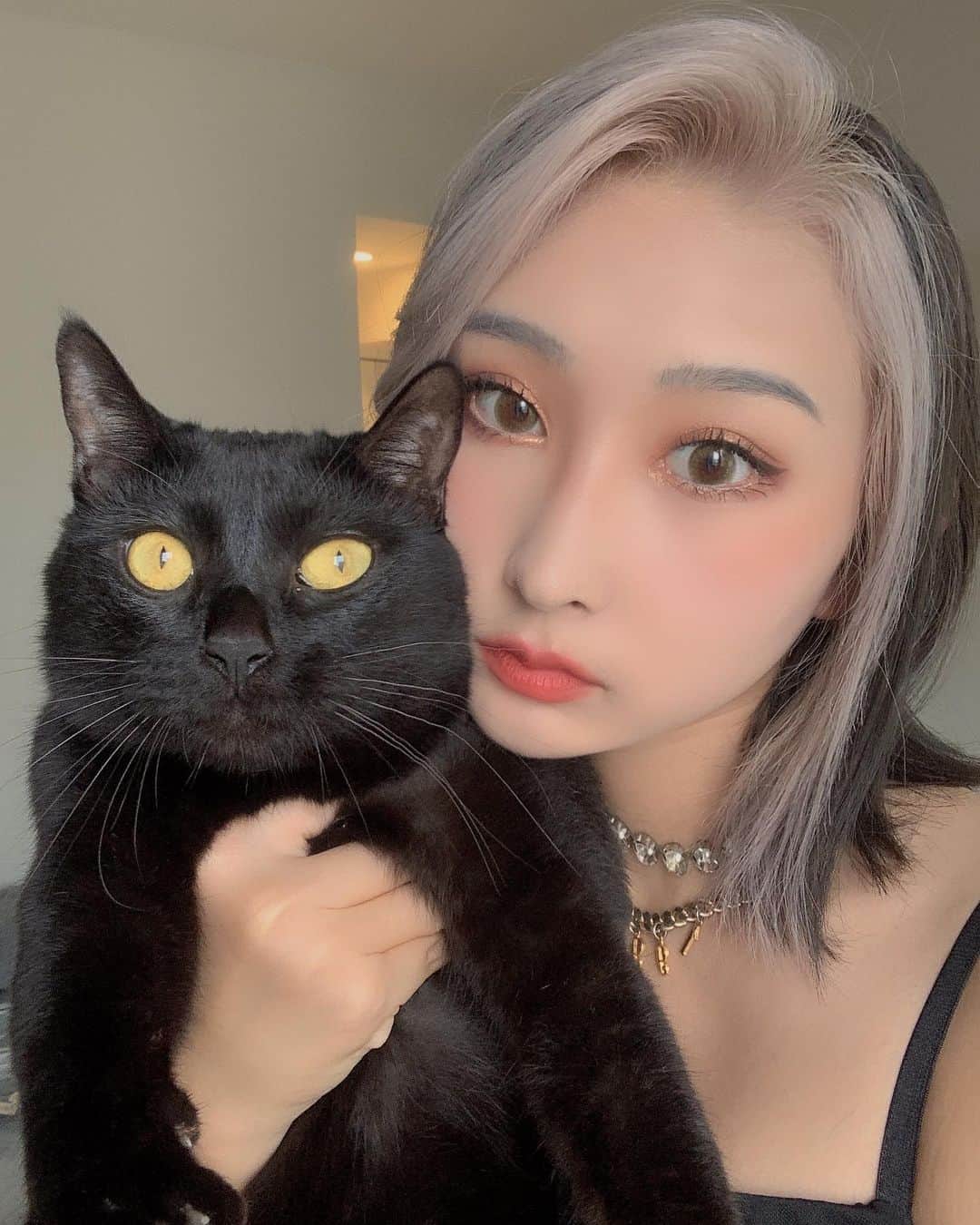 のインスタグラム：「久々ウジュちゃまと🖤」