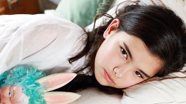 安珠のインスタグラム：「●安珠8K作品『Nobody knows my castle ﻿』 「誰も知らないわたしのお城」12歳の少女物語﻿ ﻿ モデル =エミリー（STARDUST）﻿ スタイリスト=小泉美智子 / ヘアメイク=川村寛蔵 ﻿ Canon EOS5Ds interval撮影映像﻿ ﻿ NHK BS8K 極上の写真映像番組で放映﻿ 『あなたの作品が8Kに 新絶景タイムスケイプ』(119分) 出演、安珠8kの2作品も放映「Nobody knows my castle」、「共鳴」﻿ ﻿ 8/16(日)午後7:00、8/18(火)午後2:00、8/20(木)午前10:00 、8/22(土)午後3:00 、8/26(水)午後4:00 、8/28(金)午後5:00 、8/31(月)午後8:00﻿ ﻿ ※8kテレビをお持ちでない方は各地のNHKにある8kモニターでご覧になれます。﻿ https://www4.nhk.or.jp/P5900/x/2020-08-16/48/5789/3154347/﻿ ﻿ #8k #NHKBS #bs8k #Timelapse #タイムラプス #あなたの作品が8Kに新絶景タイムスケイプ #8K映像大集合新絶景タイムスケイプ #新絶景タイムスケイプ #風景写真 #絶景 #美少女　　  #少女 #Nobodyknowsmycastle #エミリー #共鳴 #anjuphotographer #安珠写真家 #timeescape  #美少女 #安珠8k作品」