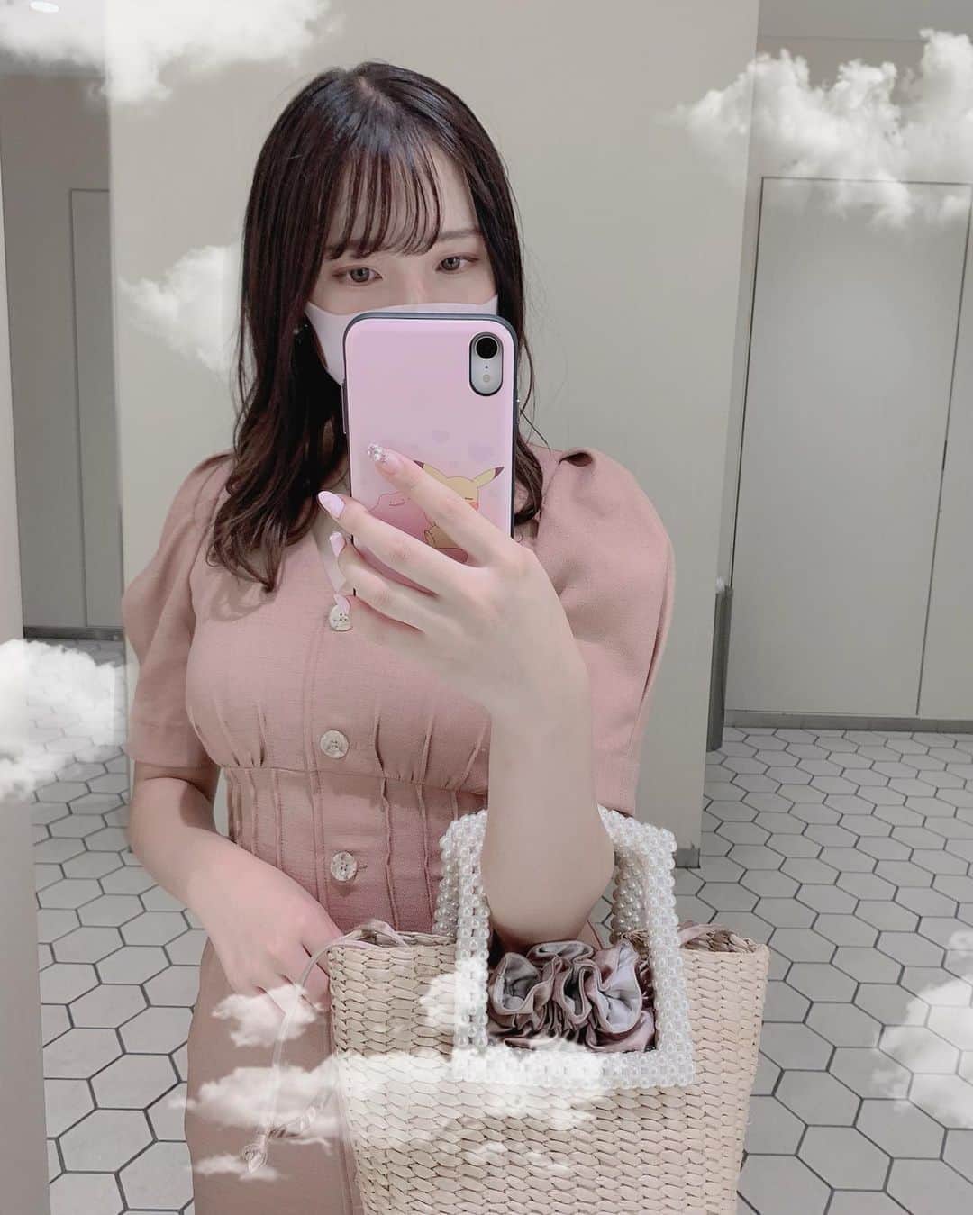 梨沙のインスタグラム：「新しいワンピース🛁🧼 #snidel」