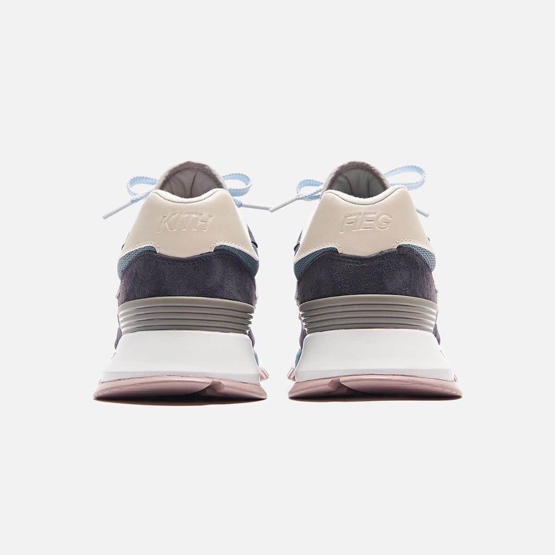 HYPEBEASTさんのインスタグラム写真 - (HYPEBEASTInstagram)「@hypebeastkicks: @ronniefieg and @newbalance have come together once again to unveil an elegant new “1300CL” capsule made up of a modernized RC_1300 and classic made in the USA 1300. The RC_1300 comes in an ocean blue and dark steel grey mix with cream tone accents, while the USA 1300 takes on dark gray base with gray detailing and large reflective N logos. Both feature co-branded tongue tags and bone-colored heels split between debossed KITH and Fieg graphics. The capsule is slated to release on August 24 via the KITH webstore, and in-store at KITH Tokyo and KITH’s permanent shop-in-shops at Bergdorf Goodman, Hirshleifers and Selfridges.⁠⠀ Photo: KITH」8月24日 12時34分 - hypebeast