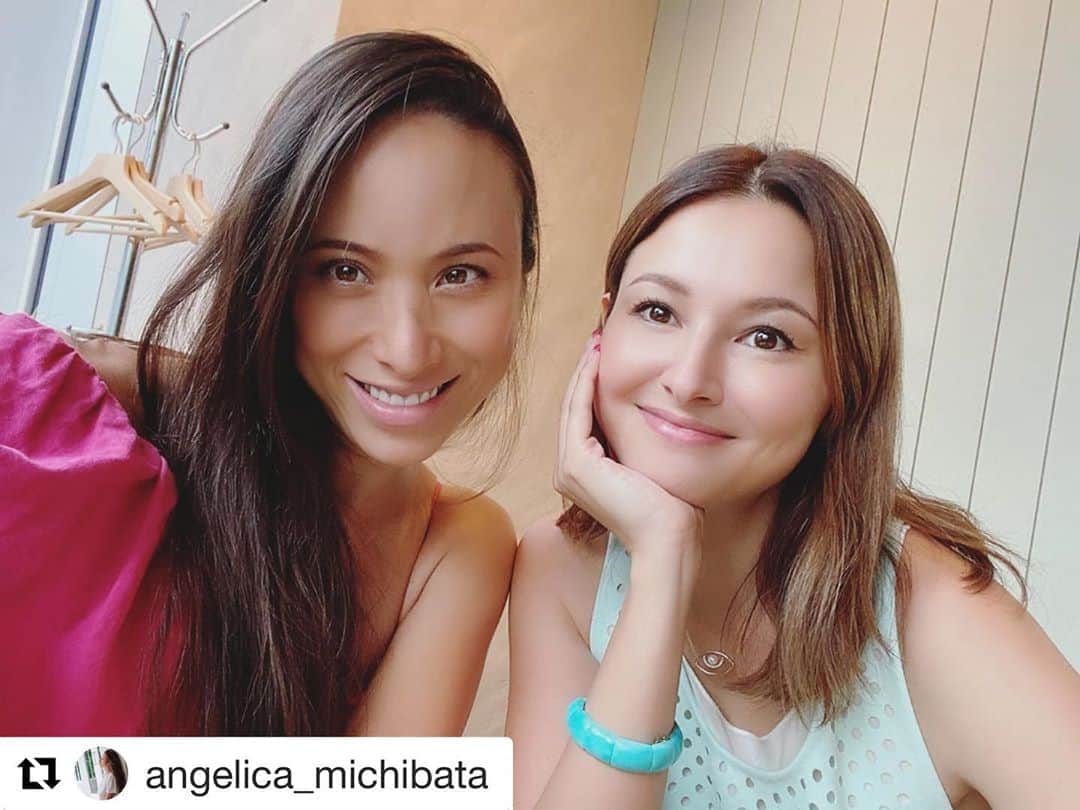 橋本麗香のインスタグラム：「思い出しただけでも 吹き出す🤣💓 やはりね。 笑いは全てを吹き飛ばすなぁ😂✨✨  女性としても母親としても 本当に尊敬出来るアンジェリカちゃん キラキラしてて🤩💖 見てるだけで幸せ😍 輝いてる人は理由があるなっ✨  @angelica_michibata  💖💖💖💖💖💖💖 #girlspower 💪🏻💕💕  #Repost @angelica_michibata with @get_repost ・・・ 先日、れいかちゃん @reikamaria とお茶しながらマシンガントーク🌷もう、こんな綺麗なのに本当面白くてずっと笑ってた😂💓💓やっぱりエネルギーがいい人と会うとすごくいいよね✨」
