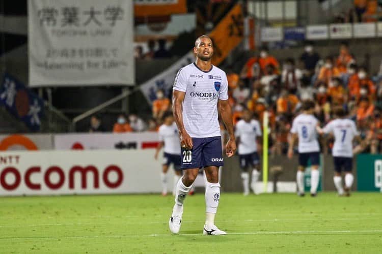 カルフィン・ヨン・ア・ピンのインスタグラム：「By winning our last game we set a record for most consecutive wins in J1 in our club history 🙂 #yokohamafc」