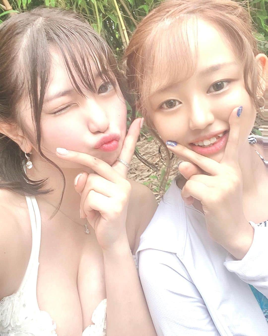 ゆーちゃんさんのインスタグラム写真 - (ゆーちゃんInstagram)「マーメイドになりたかった私たち🧜‍♀️  ・ ・    #Bikini #水着 #ビキニギャル #sexy  #selfie #いいね返し #筋トレ女子#ootd  #自分磨き #オシャレさんと繋がりたい  #日本的 #Japan #asiangirls  #asianbeauty  #色気  #モテメイク #japanesegirl  #粉我 #我的最愛 #时装  #拍攝 #攝影日記 #人像攝影  #女神  #网红 #抖音 #性感 #性感內衣  #性感絲襪  #お洒落女子」8月24日 13時42分 - yurina_era999