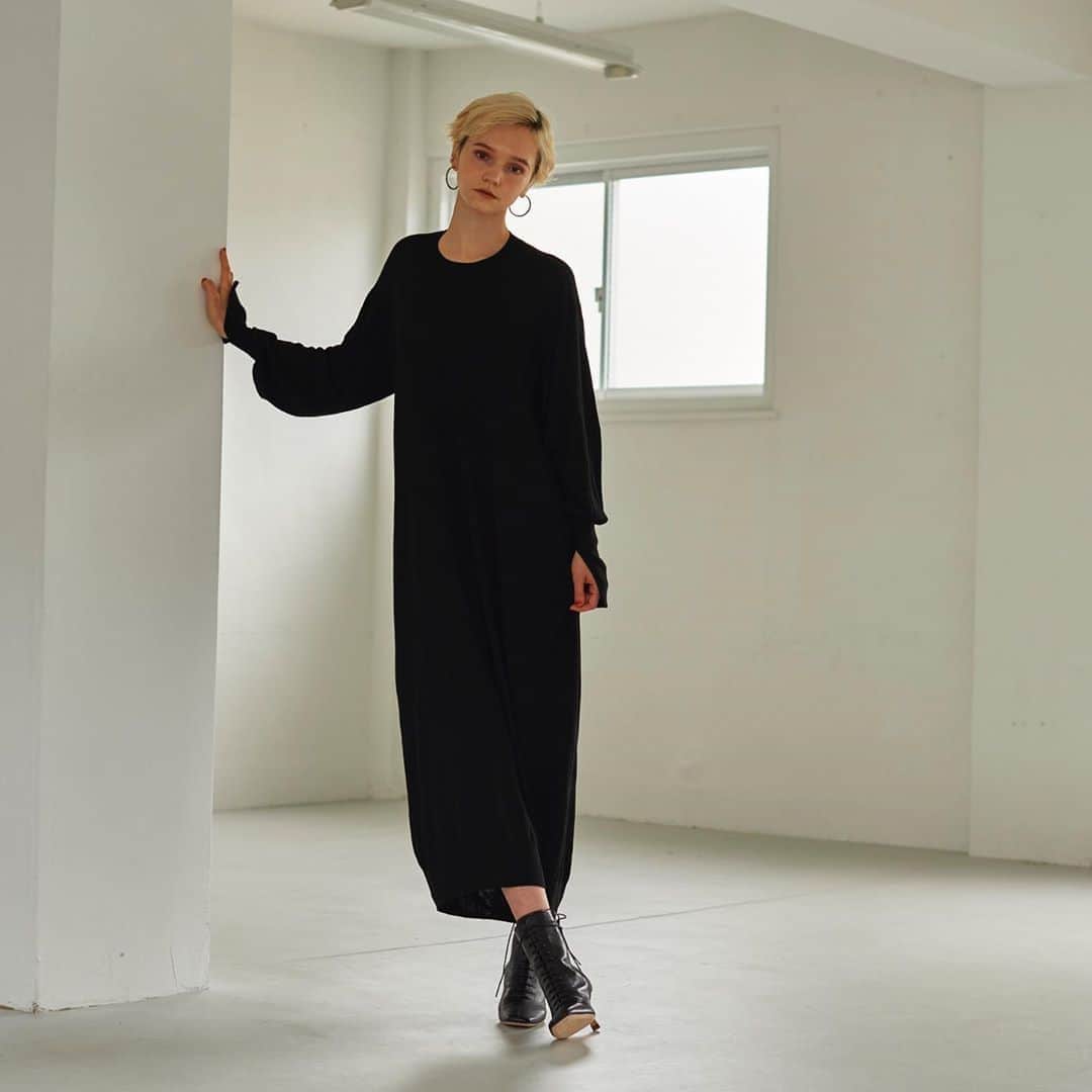 ETRÉ TOKYOさんのインスタグラム写真 - (ETRÉ TOKYOInstagram)「. 【 New Arrival 】 8/27(木)19:00より オンラインストアにて新作アイテム発売スタート! . 只今オンラインストアにて新作アイテムを 先行公開しておりますので是非、ご覧ください. プロフィールTOPのURLからご覧ください. . #etretokyo #etre #etretokyostore #newarrival #エトレトウキョウ #エトレ #新作発売」8月24日 13時45分 - etretokyo
