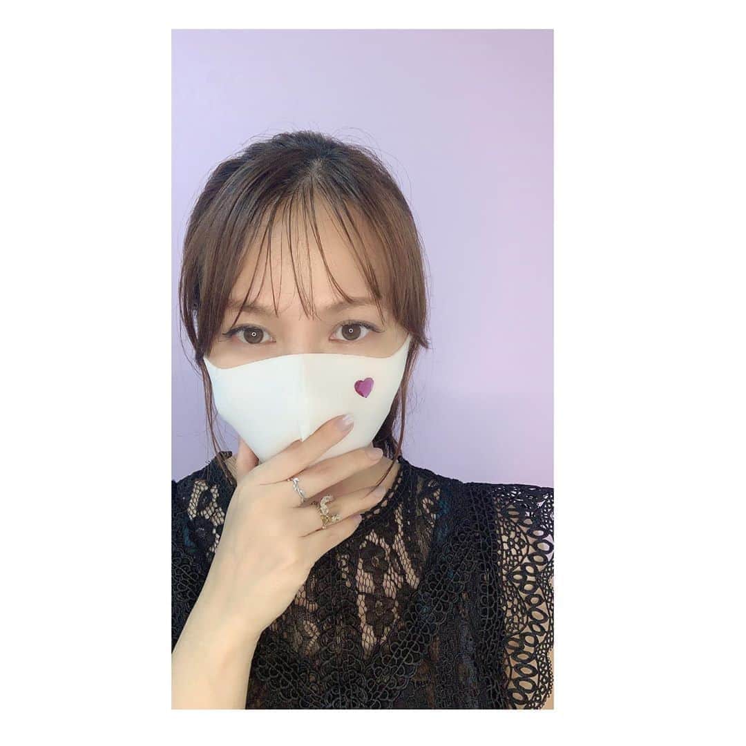 のインスタグラム：「>>>💗...... ・ ・ マスクチャーム💎  リバーシブルなので、もう一つのハートଘ♥ଓ  と、よく身に付けている指輪。 ↓↓↓  @atelier.reve  #マスクチャーム #heart」