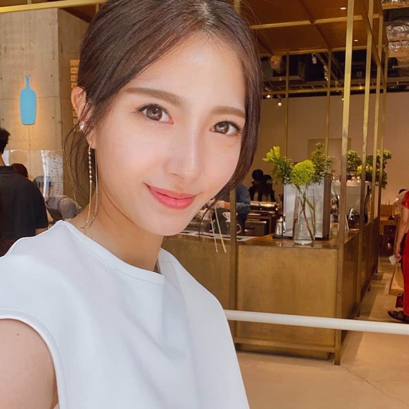 湯浅喬子のインスタグラム：「先日　@zetithbeautyclinic_osaka で ピコトーニングと水光注射を✨  おかげさまで化粧しなくても お肌つるつるだから 最近全然してない🙆‍♀️♥️  何よりも、安心して信頼して 受けれると思ってこれから脱毛とかも ここに通うことにしました♡  これからメンテナンス頑張ろう🙏✨  #beauty#clinic#zetith#osaka #ゼティスビューティークリニック #ゼティスビューティークリニック大阪心斎橋院  #レーザートーニング #c#」