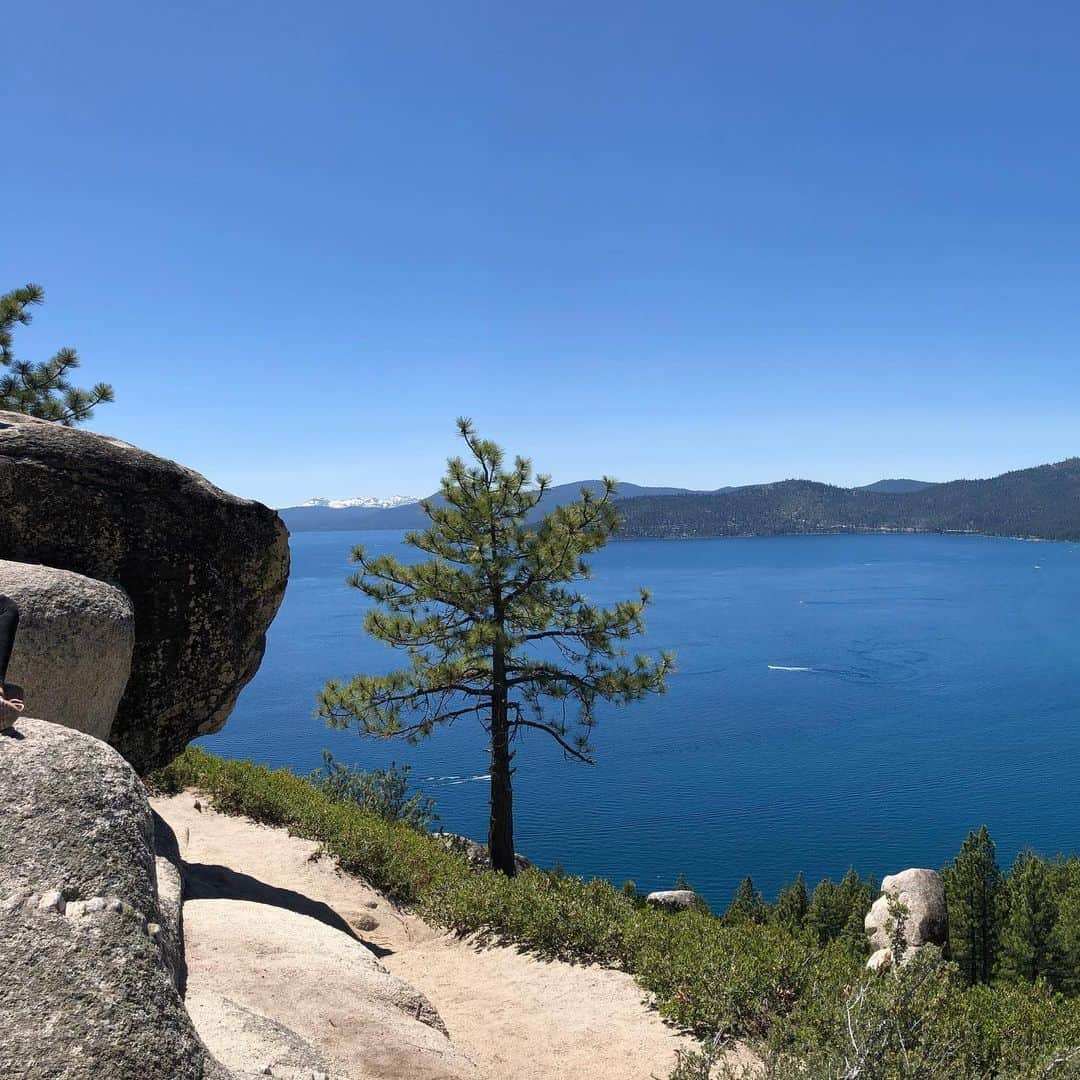 村主章枝さんのインスタグラム写真 - (村主章枝Instagram)「Lake Tahoe. Picture from last year. レイクタホ。 昨年のものですが、また行きたいな… ラスベガスからもすぐ行くことができます！ #laketahoe」8月24日 14時12分 - fumie.suguri