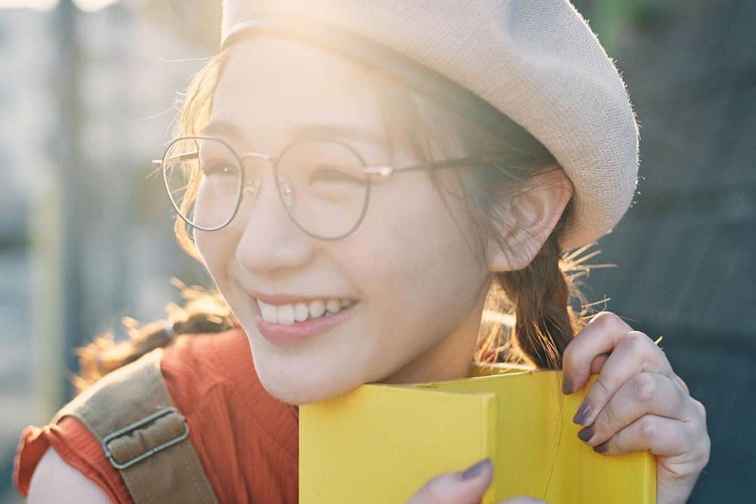 長谷川かすみのインスタグラム：「ピカッ☀️  thank you!! @hideaki.ichikawa25  @hitomi.enta_makeup」