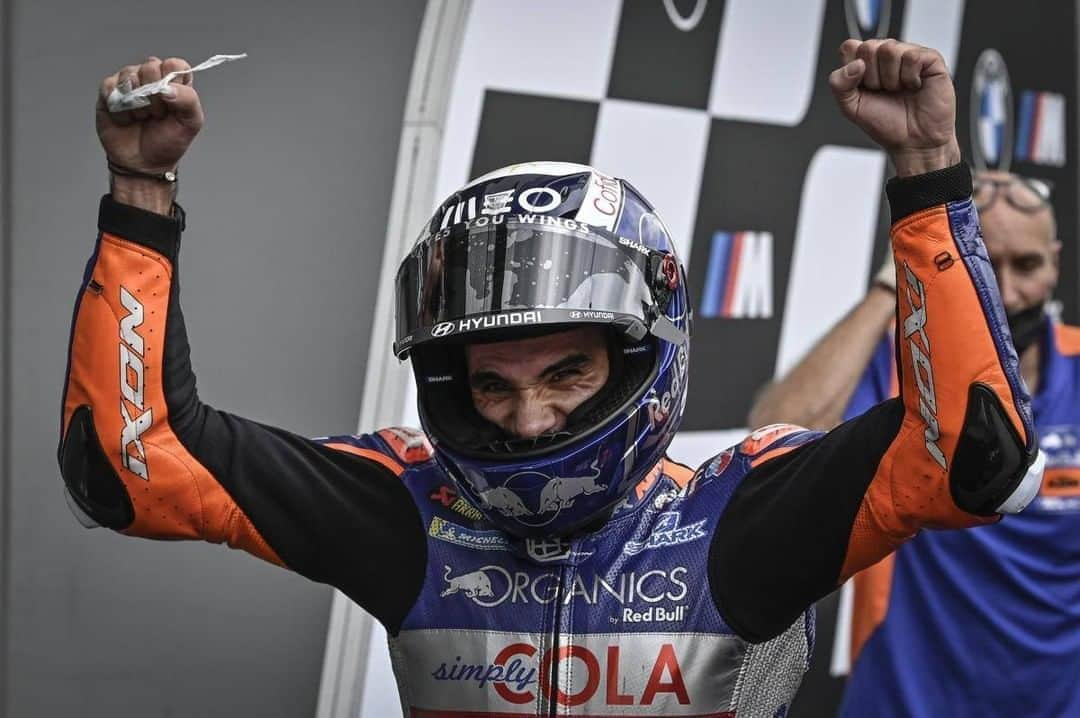 MotoGPさんのインスタグラム写真 - (MotoGPInstagram)「#MondayMotivation from the first Portuguese race winner in the #MotoGP class @migueloliveira44 ! 💪🇵🇹 #AustrianGP #900Races #Motorcycle #Racing #MO88」8月24日 15時30分 - motogp