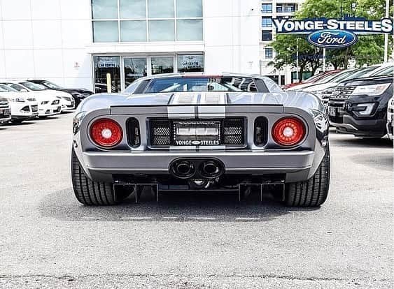 CarsWithoutLimitsさんのインスタグラム写真 - (CarsWithoutLimitsInstagram)「New Arrival @YongeSteelesFordLincoln a Rare #2006 #FORD #GT with only 6,295 Miles (Canadian Car). It is Tungsten Grey with white painted racing stripes over black leather interior. It is fully loaded with all 3 available options (Light weight aluminum wheels, painted racing stripes, and painted grey brake callipers.) Comes with everything! All keys, books, original window sticker, car cover, & battery charger, etc. “Priced to sell for $395,888 CAD 🇨🇦  “The Best Ford Deals In Canada 🇨🇦 Are At Yonge Steeles Ford.」8月25日 1時34分 - carswithoutlimits