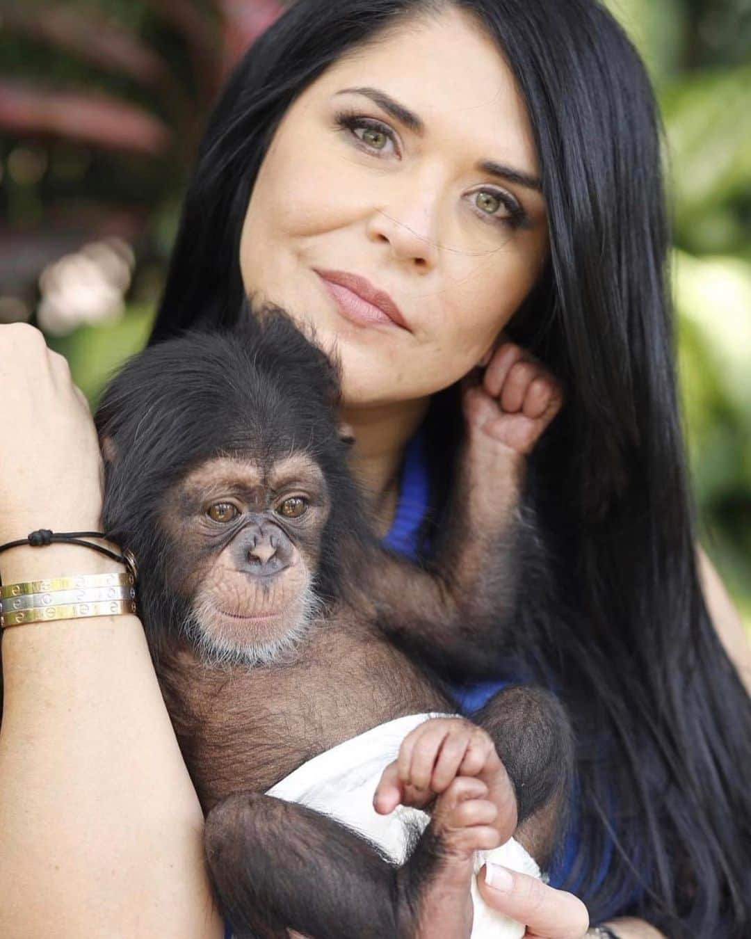 Zoological Wildlife Foundationさんのインスタグラム写真 - (Zoological Wildlife FoundationInstagram)「Today we are celebrating two Special Birthdays.🎂🎉🎈🎁 Maria’s and Limbani’s birthday celebration. 🐵  #4yearsold #celebration #blessed🙏」8月25日 1時42分 - zwfmiami