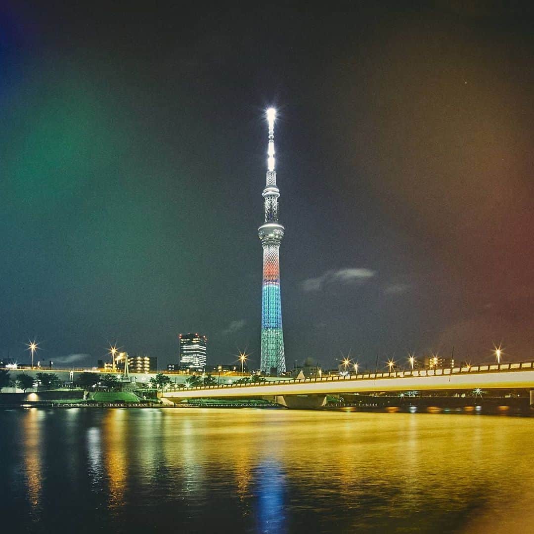 2020年東京オリンピックさんのインスタグラム写真 - (2020年東京オリンピックInstagram)「The iconic Tokyo Skytree lights up to celebrate the #1YearToGo milestone to #Tokyo2020 Paralympic Games. ✨  #1YearToGo 🇯🇵 #WaitForTheGreats  📷 Photo by Tokyo 2020 / Uta MUKUO」8月25日 2時36分 - tokyo2020
