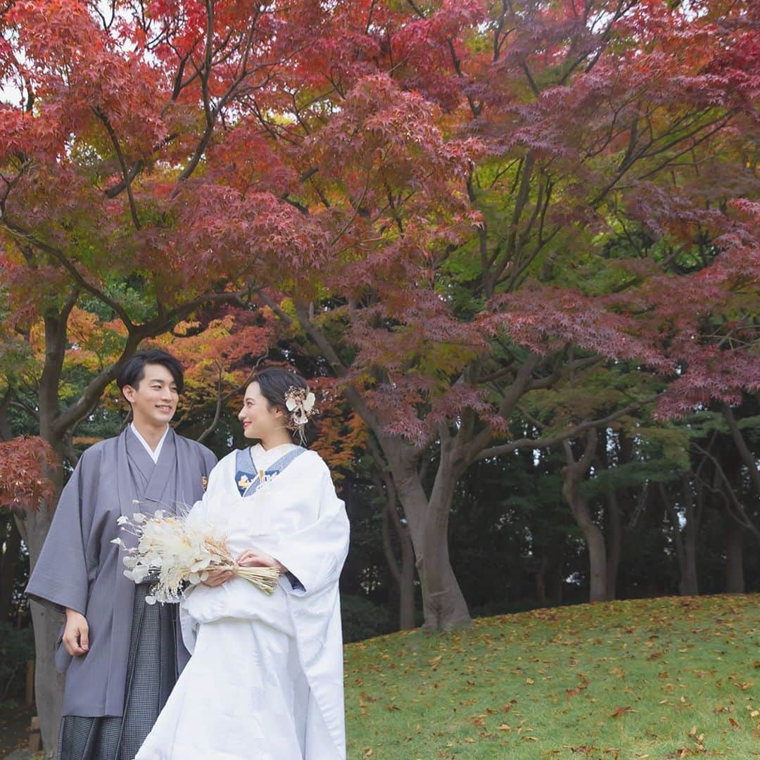 CLAIREのインスタグラム：「紅葉ロケーションまであと少し🍁 ・ @clairebridalstudio」