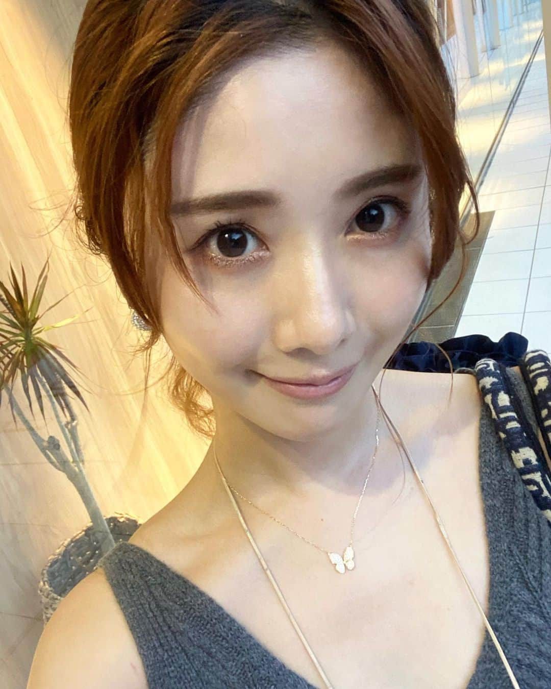 一木美里さんのインスタグラム写真 - (一木美里Instagram)「🤍🤍🤍﻿ ﻿ 最近裸眼メイク多めです👀✨﻿ 今日のベースは　@drjart_kr シカペアリカバリークリーム。マスクをつけてる時間が長い日はまたマスク荒れしないためにも！しっかりつくこちらが多め🙏✨﻿ ﻿ #fashion#instagood #coordinate #ootd #outfit #fashion #instafashion #裸眼メイク #패션 #카메라 #コーディネート #コーデ #マスク荒れ #シカペア﻿ ﻿」8月24日 18時23分 - misato_ichiki