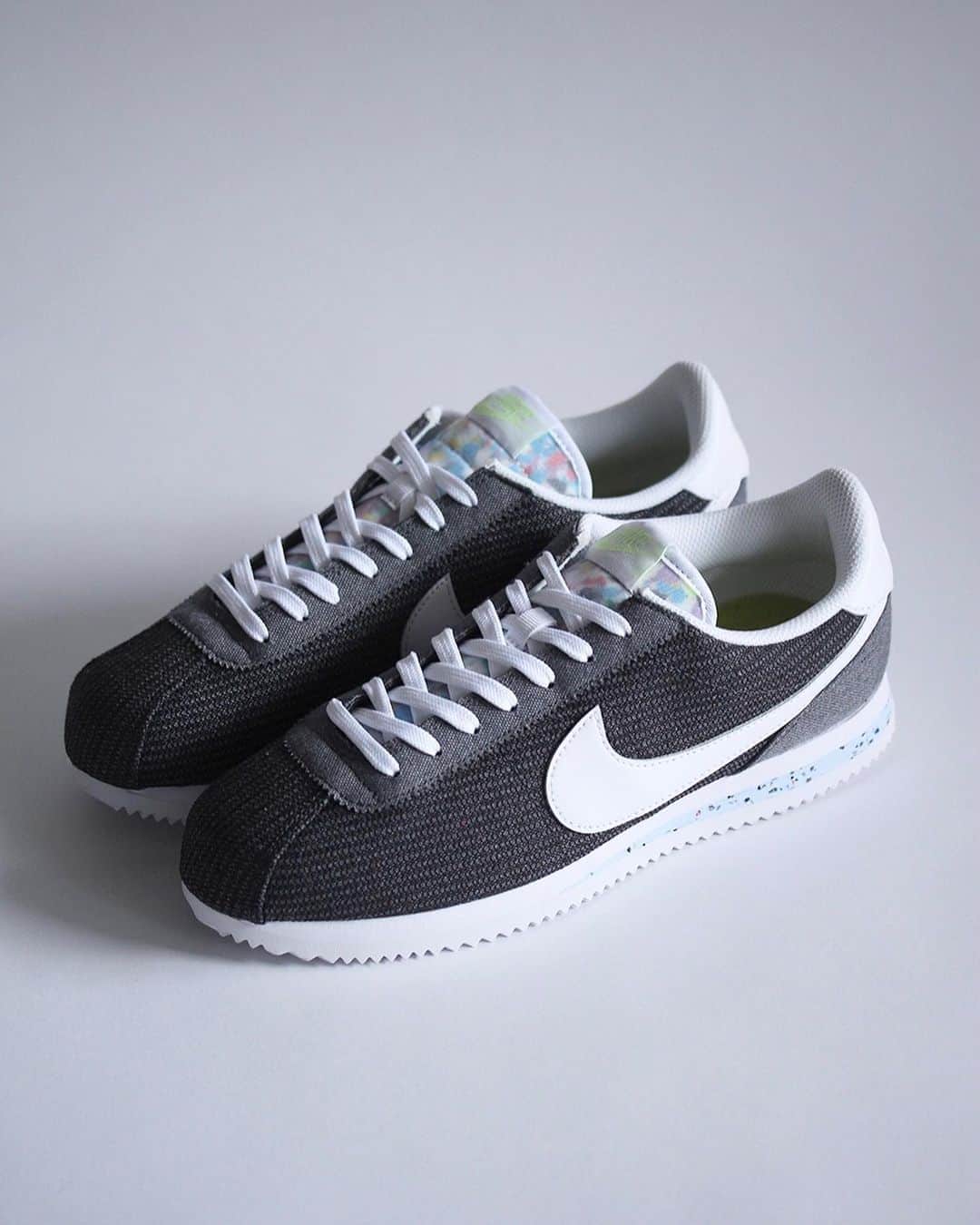 A+Sさんのインスタグラム写真 - (A+SInstagram)「2020 .8 .27 (thu) in store﻿ ﻿ ■NIKE CORTEZ BASIC PRM﻿ COLOR : IRON GREY﻿ SIZE : 26.0㎝ - 29.0㎝﻿ PRICE : ¥10,000（+TAX)﻿ ﻿ ビルバウアーマンが最初に生み出した傑作にインスパイアされたNike Cortez Basic Premiumは、リサイクル素材を用いたキャンバスアッパーが豊かな質感を与え、クラシックなフォームミッドソールは、スーパーソフトなクレーターフォームので、ヘビーロテションで着用しても型崩れを防止します。このプロダクトはリサイクル素材を20%使用し作られています。﻿ ﻿ STEP INTO A BOLD NEW WORLD.﻿ Inspired by Bill Bowerman's first masterpiece, the Nike Cortez Basic Premium pays homage to the iconic running shoe as it celebrates the Earth with a medley of recycled materials. The reclaimed canvas upper has a richly textured appearance while the classic foam midsole keeps the iconic look you love with its wedge of super-soft Crater foam. This product is made with at least 20% recycled materials by weight.﻿ ﻿ #a_and_s﻿ #NIKE﻿ #NIKECORTEZ﻿ #NIKECORTEZBASICPRM﻿ #SUSTAINABLE﻿ #SUSTAINABILTY」8月24日 18時38分 - a_and_s_official