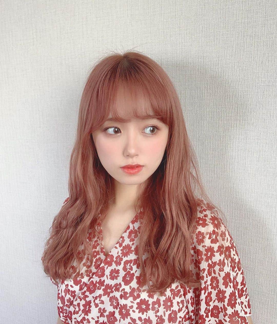 のインスタグラム：「赤のワンピースがお気に入りです👗❤️」