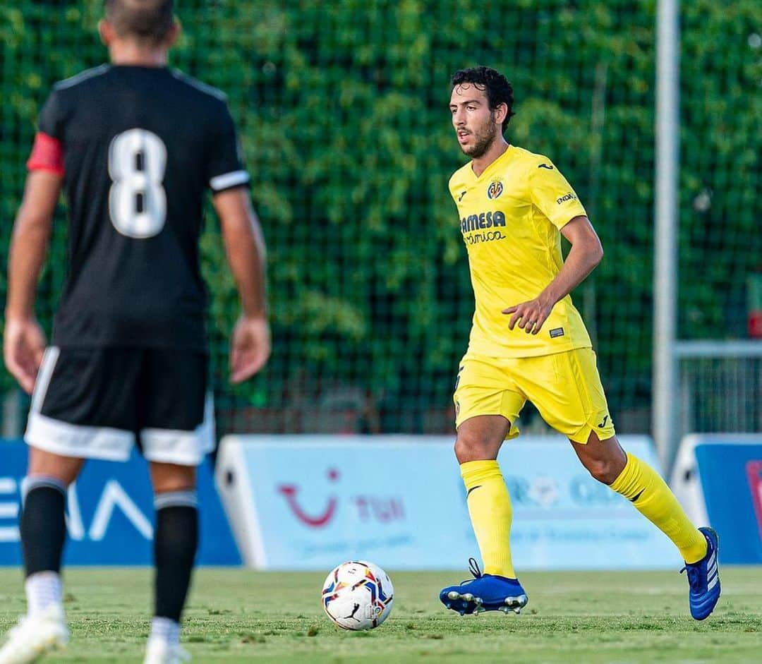 ダニエル・パレホさんのインスタグラム写真 - (ダニエル・パレホInstagram)「Buenas sensaciones en mi primer partido de amarillo. Sin duda, un día especial. Acoplándonos poco a poco... A seguir trabajando!!! Endavant!!!」8月24日 18時46分 - dani_parejo10