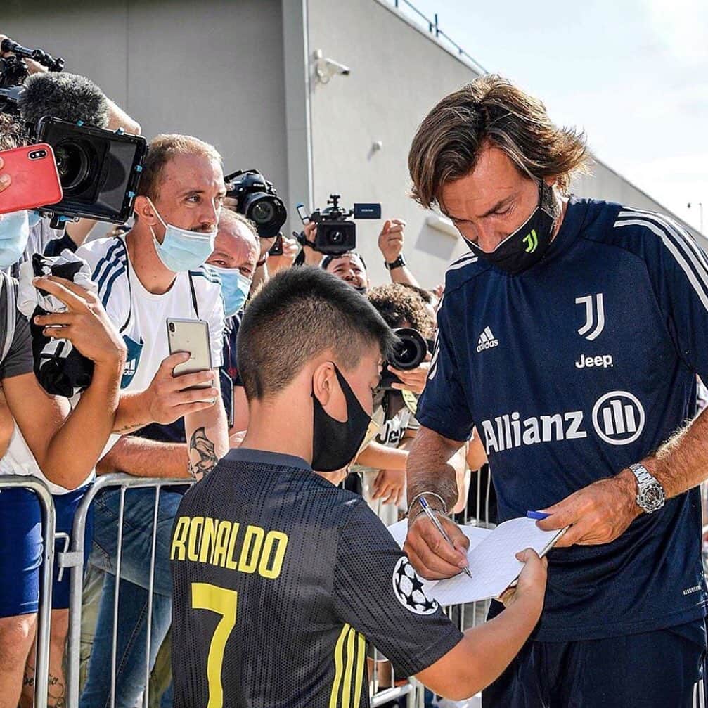 ポール・ポグバさんのインスタグラム写真 - (ポール・ポグバInstagram)「Primo giorno per il Maestro 🎩  #Juve #Pirlo」8月24日 18時58分 - juvefanpage