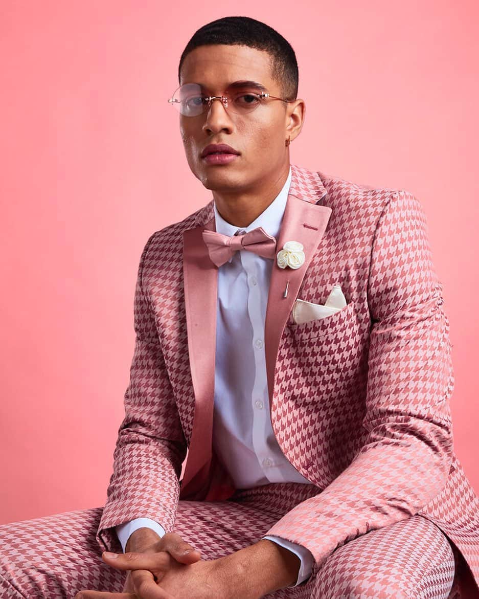 ユアアイズライのインスタグラム：「Styled by GABY @gabybeasleystylist ✨ 📸@hannahfurnessphoto  Grooming @collette_thorpe」