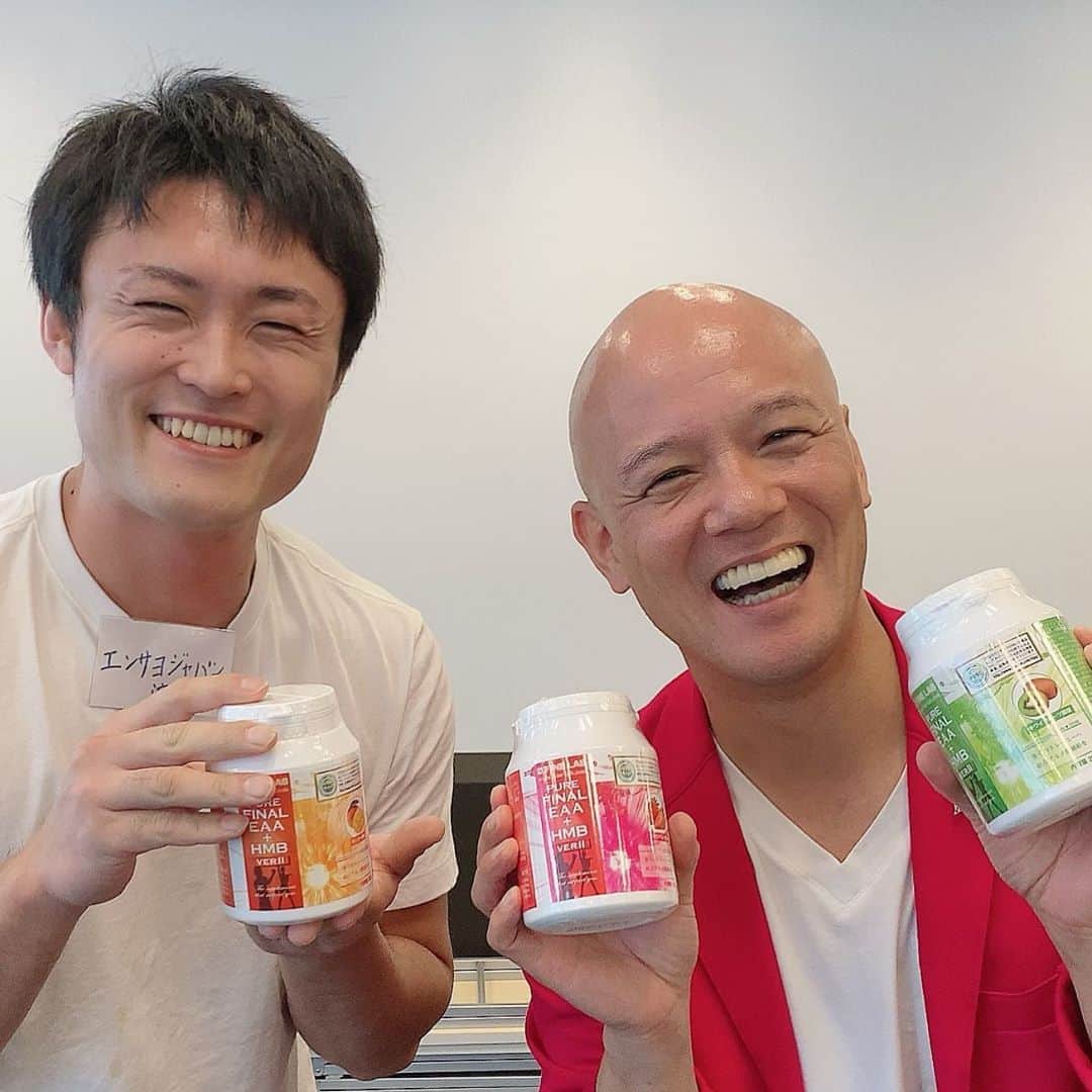 のインスタグラム：「ビジネスYouTuberの学校の生徒さんから【EAA &HMB】いただきましたー❤️めっちゃ嬉しい*\(^o^)/*」
