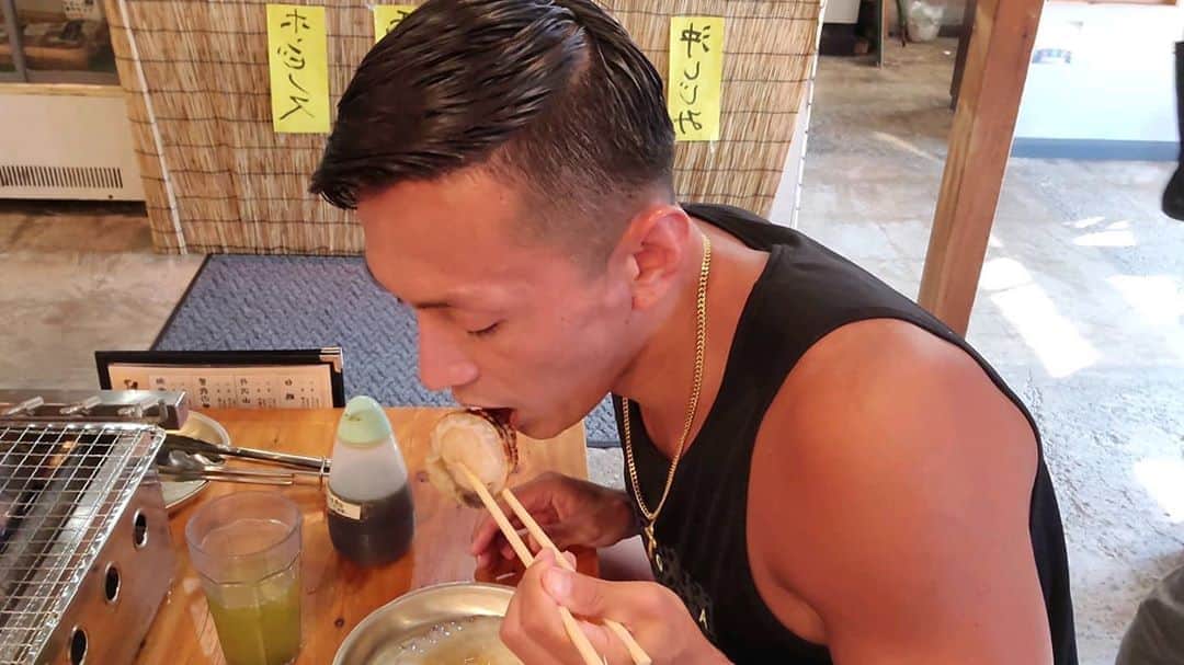 黒石高大さんのインスタグラム写真 - (黒石高大Instagram)「ドライブして海で遊んでご飯食べる そんなオレの夏遊びの１日をYouTubeにアップしたんで  ストーリーから飛んで 是非見てやってください押忍  #湘南 #海 #ドライブ」8月24日 19時11分 - kuroishi_takahiro