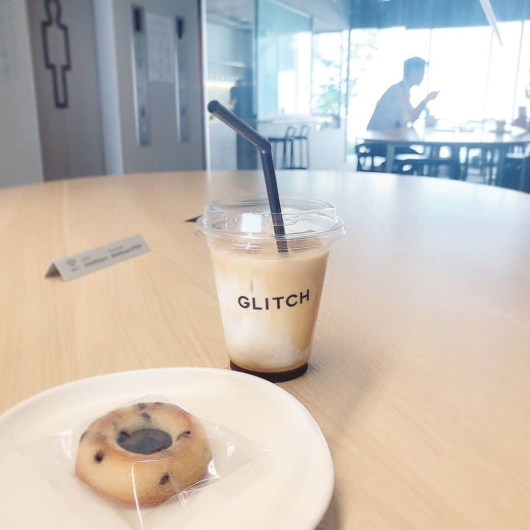 MAYUMIさんのインスタグラム写真 - (MAYUMIInstagram)「🍪 * 前から少し気になってたcafé。 休みの日とか時間が空くと、気になる お店にふらっと入ってみるのが好き。 * #glitchcoffee」8月24日 19時22分 - mayumiii0305