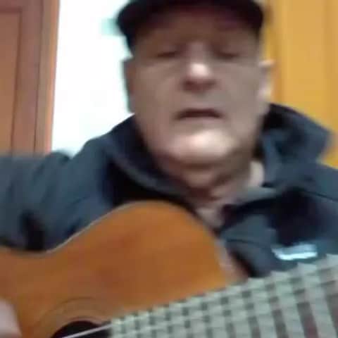 のインスタグラム：「Empezando la semana de la mejor manera escuchando a quien a @elbrujoezequiel」