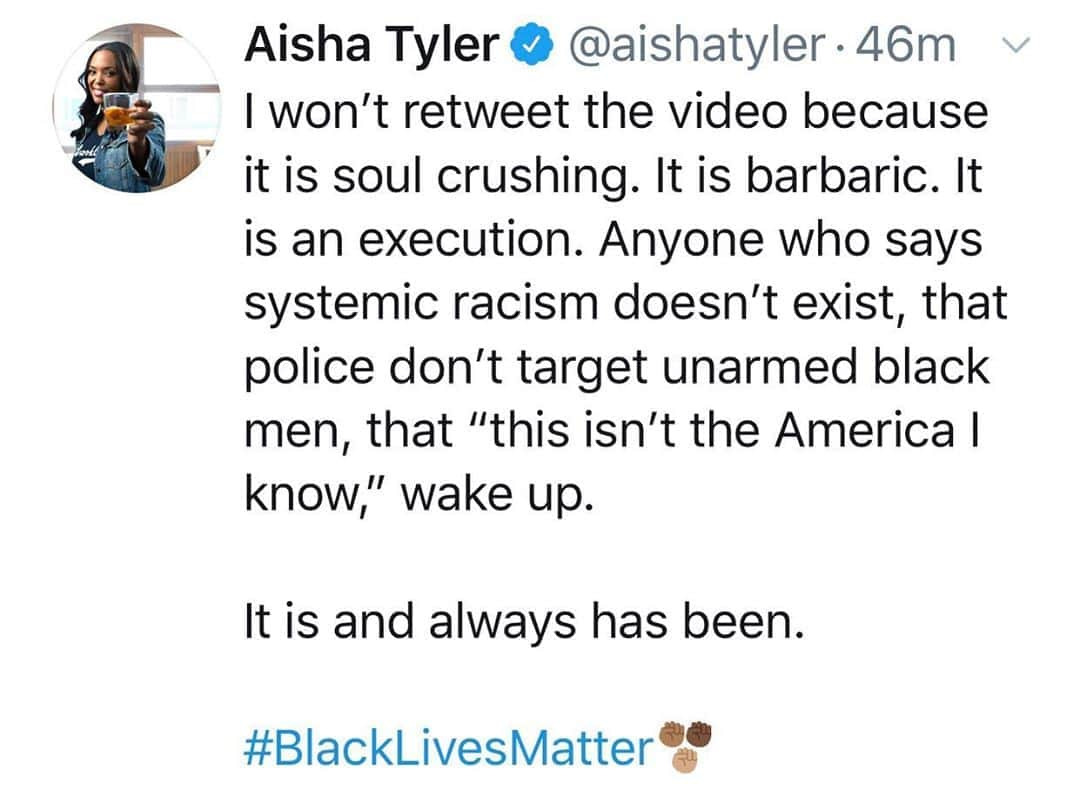 アイシャ・タイラーさんのインスタグラム写真 - (アイシャ・タイラーInstagram)「#blacklivesmatter✊🏽✊🏾✊🏿」8月24日 19時24分 - aishatyler