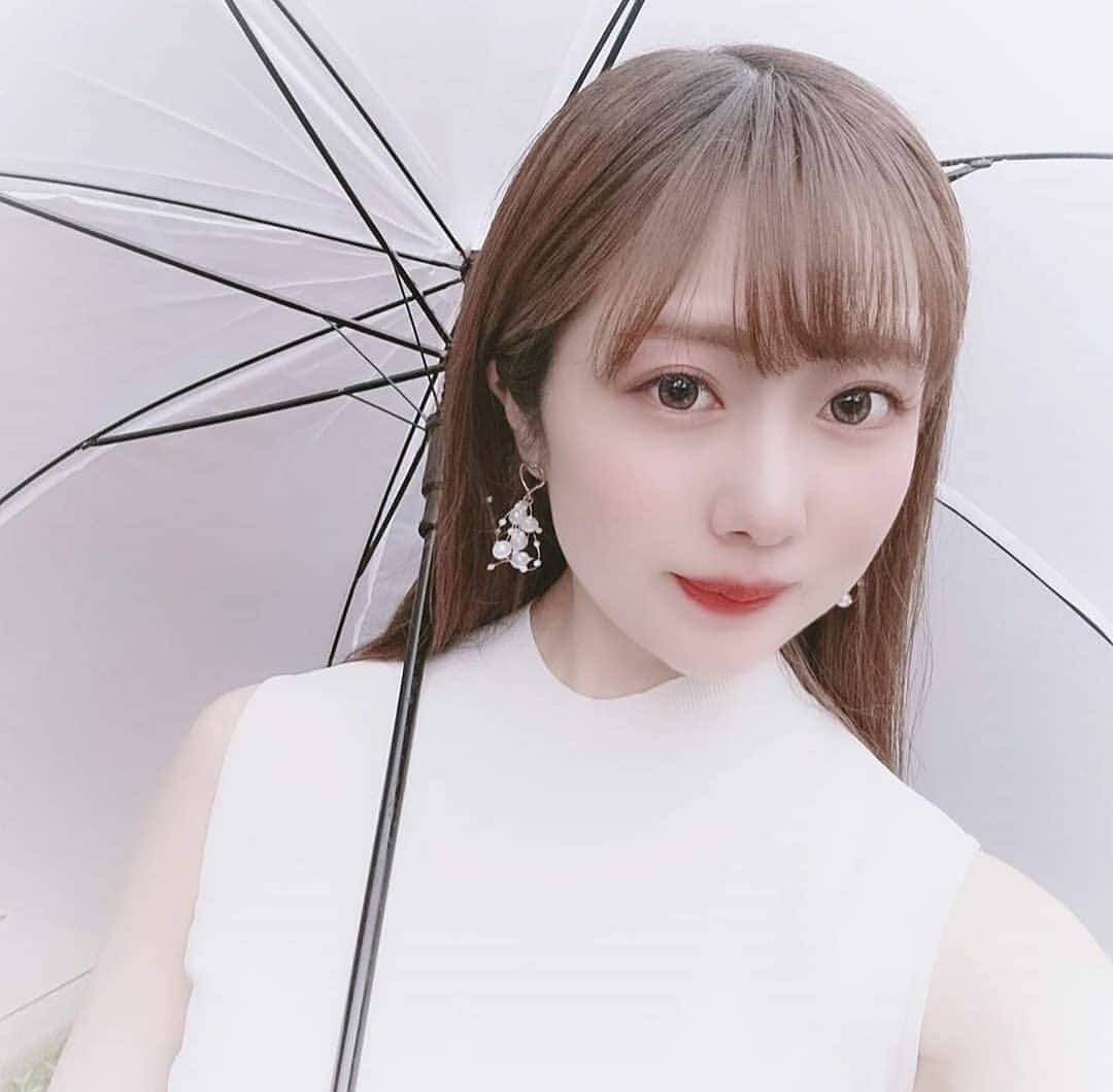 アミュープロモーションのインスタグラム：「. 🌈アミュープロモーション🌈 所属タレント、インフルエンサーのご紹介です☺️✨✨ . 今回ご紹介させて頂くのは、 🌟もかもかさん💕【@moca24_official 】 . オシャレであればあるほど、見た目に輝きと美が増しますよね😍 オシャレ美女👗👰 . @moca24_official さんのinstagramには 他にも素敵な投稿が沢山あるので 是非チェックしてみて下さい🕊❤︎ . #amupromotion#アミュープロモーション#タレント #インフルエンサー#モデル #ファッションモデル #広告モデル #撮影モデル #撮影 #ファッションコーデ #コーデ #お洒落 #ファッション好きな人と繋がりたい #アパレル #アパレルモデル #美人 #美容 #美容と健康 #美容女子 #スキンケア #美意識 #美意識向上 #美白ケア #化粧 #コスメ #コスメ好き #美女#フォロバ #相互フォロー」