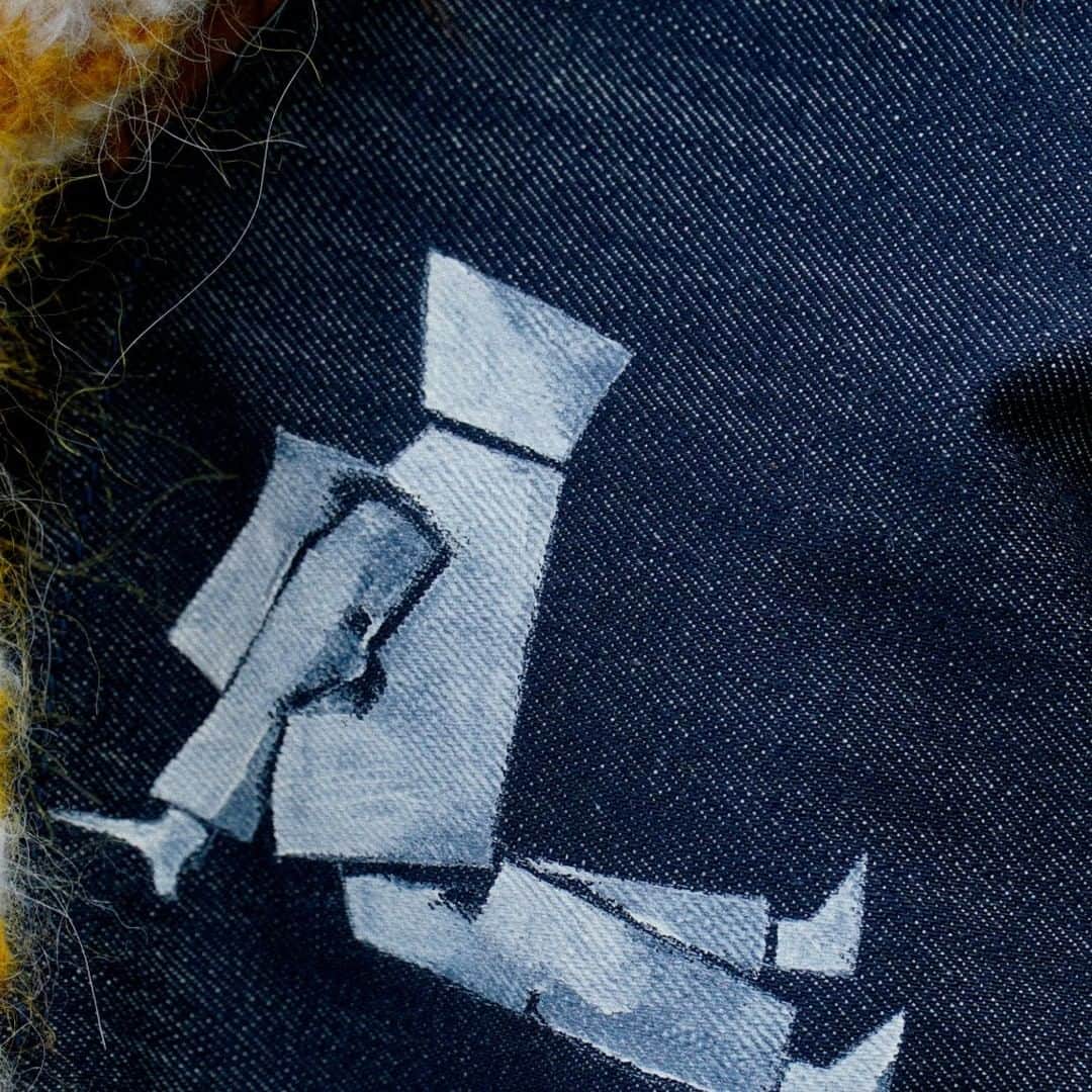 HPFRANCE　アッシュペーフランスさんのインスタグラム写真 - (HPFRANCE　アッシュペーフランスInstagram)「【INFORMATION】 D-due AUTUMN WINTER 2020 DENIM Collection  スペイン/ガリシア地方の老舗ドレスメーカーを拠点とするブランド、デ・ドゥエ @dduebrand より、DENIMシリーズが入荷。ジーンズという素材の持つカジュアルなイメージを一新し、考え抜かれたパターンでエレガントな印象に仕上がっています。  #ddue #galicia #ガリシア #denim #fashion #textiles #autumnfashion #dress #madeinspain #newcollection #2020aw #hpfrance #アッシュペーフランス #クリエイションが人を豊かにする」8月24日 19時50分 - hpfrance_official