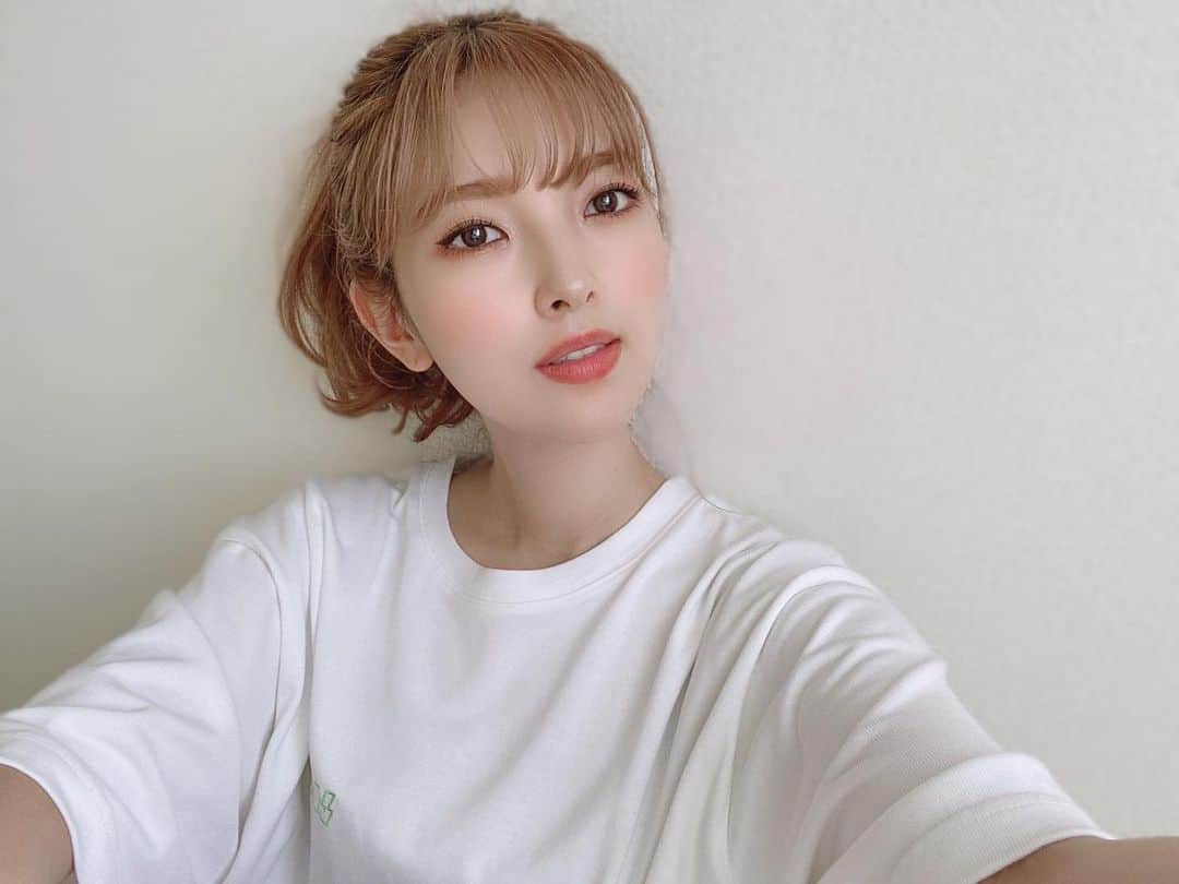 石原未梨さんのインスタグラム写真 - (石原未梨Instagram)「夏バテダイエットに成功したので この時より3キロくらい痩せました😎 ラッキー🤪」8月24日 19時54分 - miri_ishihara