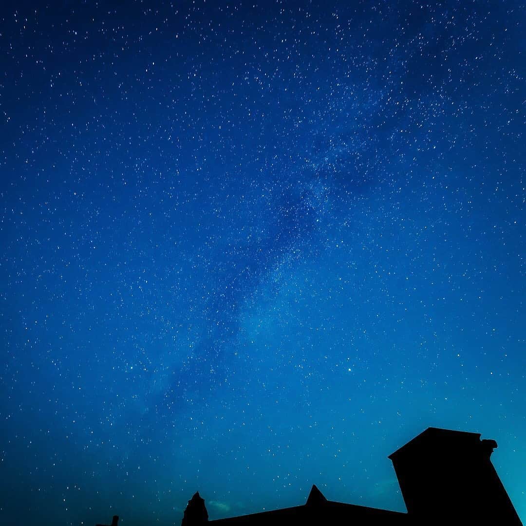 tomohiro koshikaさんのインスタグラム写真 - (tomohiro koshikaInstagram)「今夜は星が綺麗です🤩 うっすら天の川」8月24日 19時55分 - tomohiro_koshika