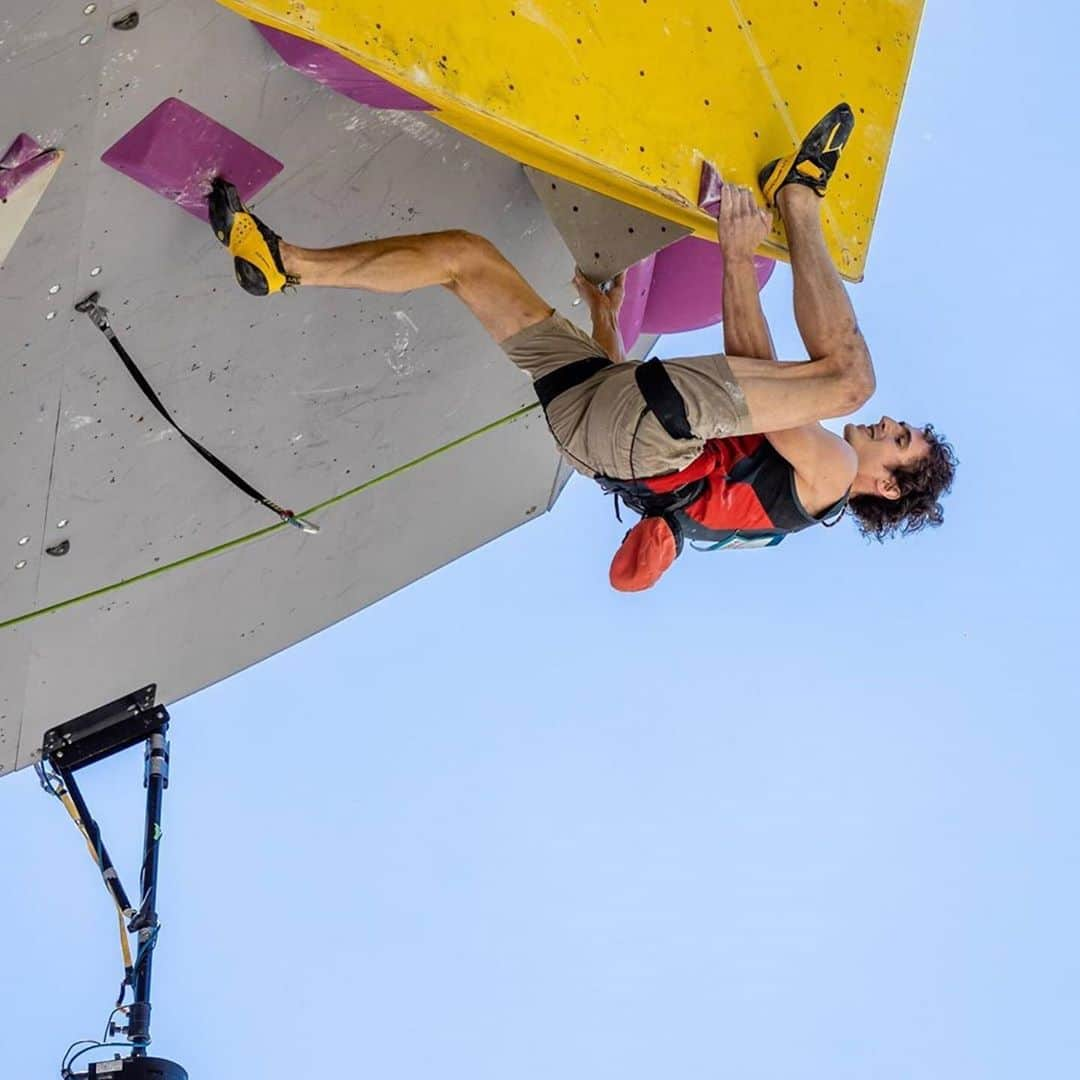 Montura-Japan searching a new wayさんのインスタグラム写真 - (Montura-Japan searching a new wayInstagram)「#Repost @climbersjp with @make_repost ・・・ #IFSCwc #Briançon . 【クライミングW杯2020がついに開幕】 新型コロナウイルスの影響で延期が続いていた2020年のクライミングW杯が21・22日、フランス・ブリアンソンでついに幕を開け、実施されたリード種目で女子はイタリアの19歳、ローラ・ロゴラが初優勝し、男子はチェコのアダム・オンドラが1位に輝いた。 . 今大会は、世界的に続く新型コロナウイルス感染拡大の状況を鑑みて日本が選手の派遣を取りやめたほか、韓国、中国なども不参加となり、出場選手の大半は欧州勢が占めることとなった。また、競技中以外のマスク着用など感染拡大防止策が講じられたうえで実施された。 . [男子] 1位：アダム・オンドラ（CZE） 2位：ドメン・スコフィッチ（SLO） 3位：ヤコブ・シューベルト（AUT） . [女子] 1位：ローラ・ロゴラ（ITA） 2位：ヤンヤ・ガンブレット（SLO） 3位：ファニー・ジベール（FRA） . ※詳報はプロフィール 👉 @climbersjp 記載リンクの公式サイトから . photo by © 2020 Jan Virt/IFSC . . @ifsclimbing #climbing #sportclimbing #leadclimbing #ifsc #climbingworldcup #leadworldcup #competitionclimbing #スポーツクライミング #リードクライミング #リードW杯 #montura #monturapeople  #monturajapan」8月24日 19時59分 - monturajapan