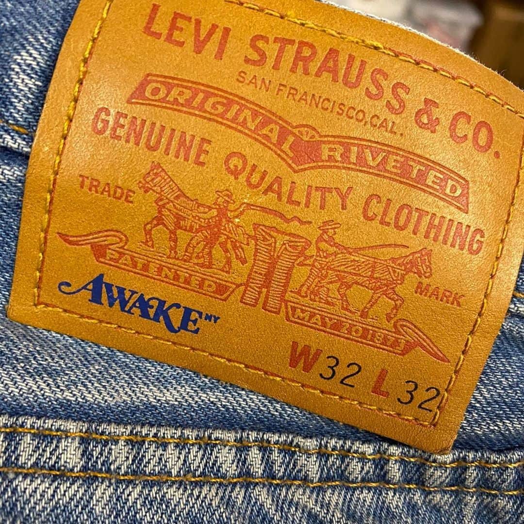 HYPEBEASTさんのインスタグラム写真 - (HYPEBEASTInstagram)「@hypebeaststyle: @awakenewyorkclothing has teased a Fall/Winter 2020 collaboration with @levis. Stay tuned for a full look at the collection. ⁠ Photo: Awake NY」8月24日 20時10分 - hypebeast