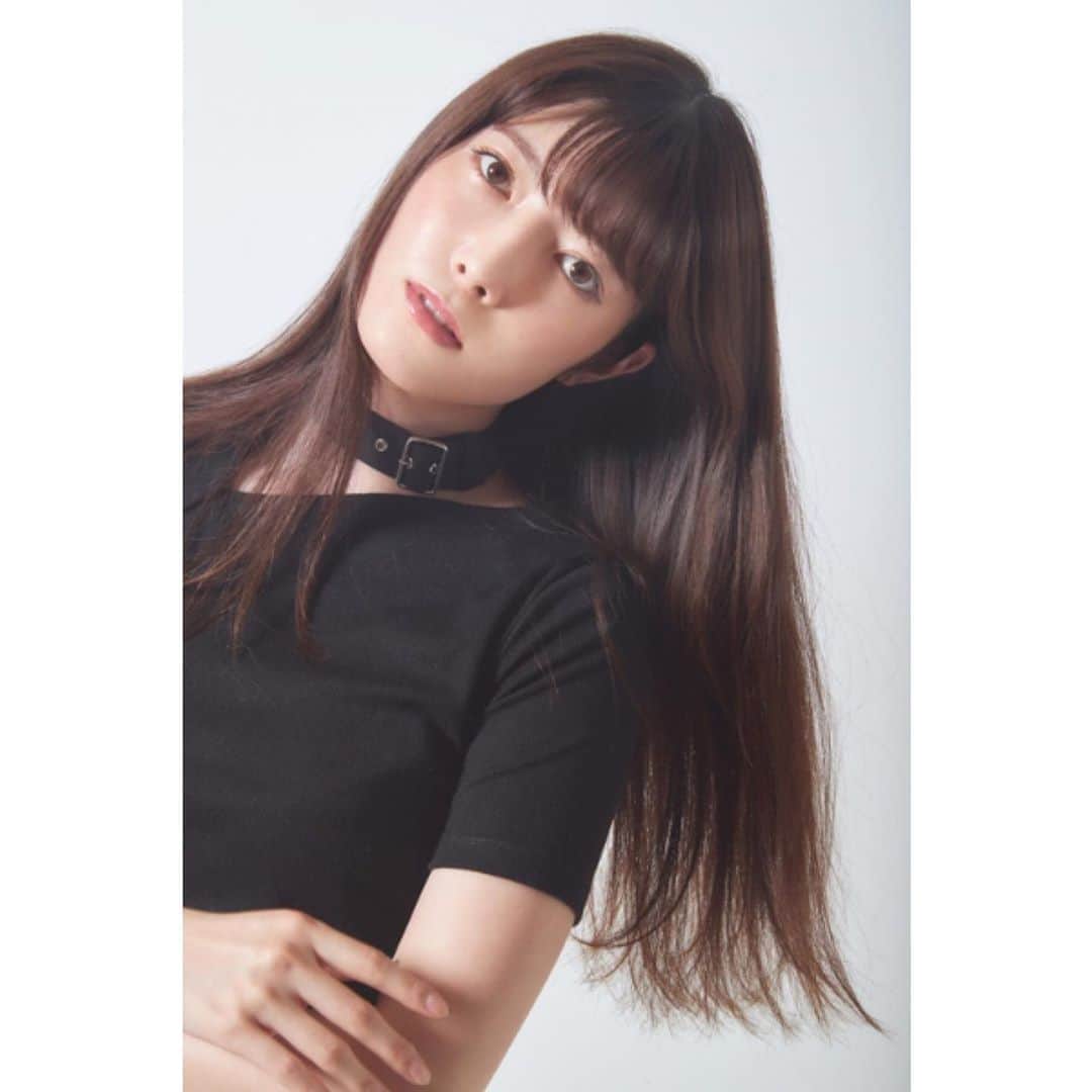 日下部美愛のインスタグラム：「新しい宣材写真  #portrait #camera#photo #japan #model #me #hair #fashion #fashionblogger #makeup #followme #instagood #camera #instadaily #dailylook」