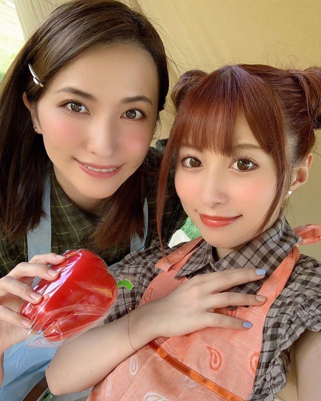 成瀬心美さんのインスタグラム写真 - (成瀬心美Instagram)「🍖 . . 今日は毎月恒例 キャンプロケの日✨ . . 梅雨とかが重なり 2ヶ月延期になっていた 串焼きBBQの日でした！✨ . . 手作りメロンジュースも作って 今回も最高に楽しかった☺️ . . 10/10発売の EX MAX SPで ぜひ見てくださいねー！ . . お誕生日ということで スタッフさんがなんと！ 名前入りのカップを くださいました😭！！ . しかもれいちぇるとお揃いなの！ . めっちゃ可愛くて感激です😭😭 . これからの連載では このカップを使おうっと✨ . . #camp #cooking #bbq #bbq🍖 #🍖」8月24日 20時16分 - coco3ndazo