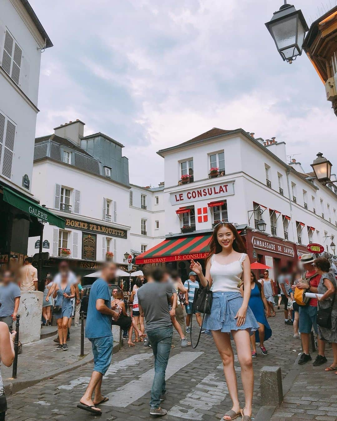 ハヌルさんのインスタグラム写真 - (ハヌルInstagram)「시간날때마다 돈벌때마다 여행가길 잘했다✈️ 여행의 소듕함을 너무너무 느껴요 😿😿😿 2017 Paris💕💕💕」8月24日 20時24分 - haneulina