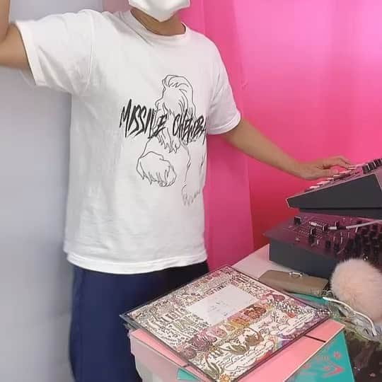双木昭夫のインスタグラム：「ハニーシナモンの撮影には双木のDJが付いて来ます」