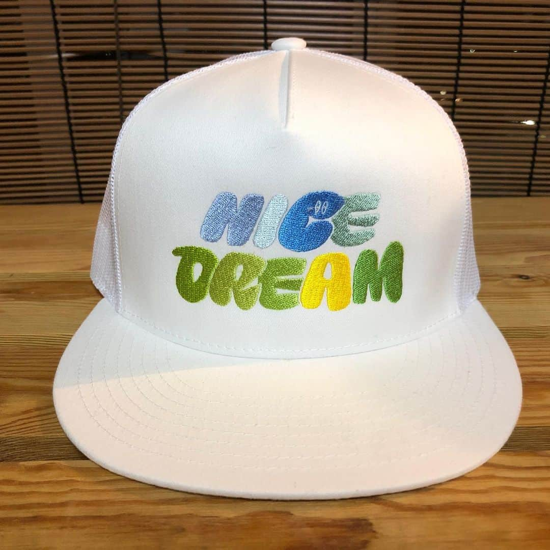 サイプレス上野さんのインスタグラム写真 - (サイプレス上野Instagram)「‪【BOYEE新入荷】“NICE DREAM LOGO MESH CAP”（BLACK/WHITE）！丁寧な刺繍によるイチモツです🙏こちらよりよっしゃっしゃっす💁‍♂️‬  ‪→https://nicedrm.thebase.in‬ ‪か‬ ‪→https://dreamkaihatsu.shop-pro.jp‬ ‪にて！‬」8月24日 20時50分 - resort_lover