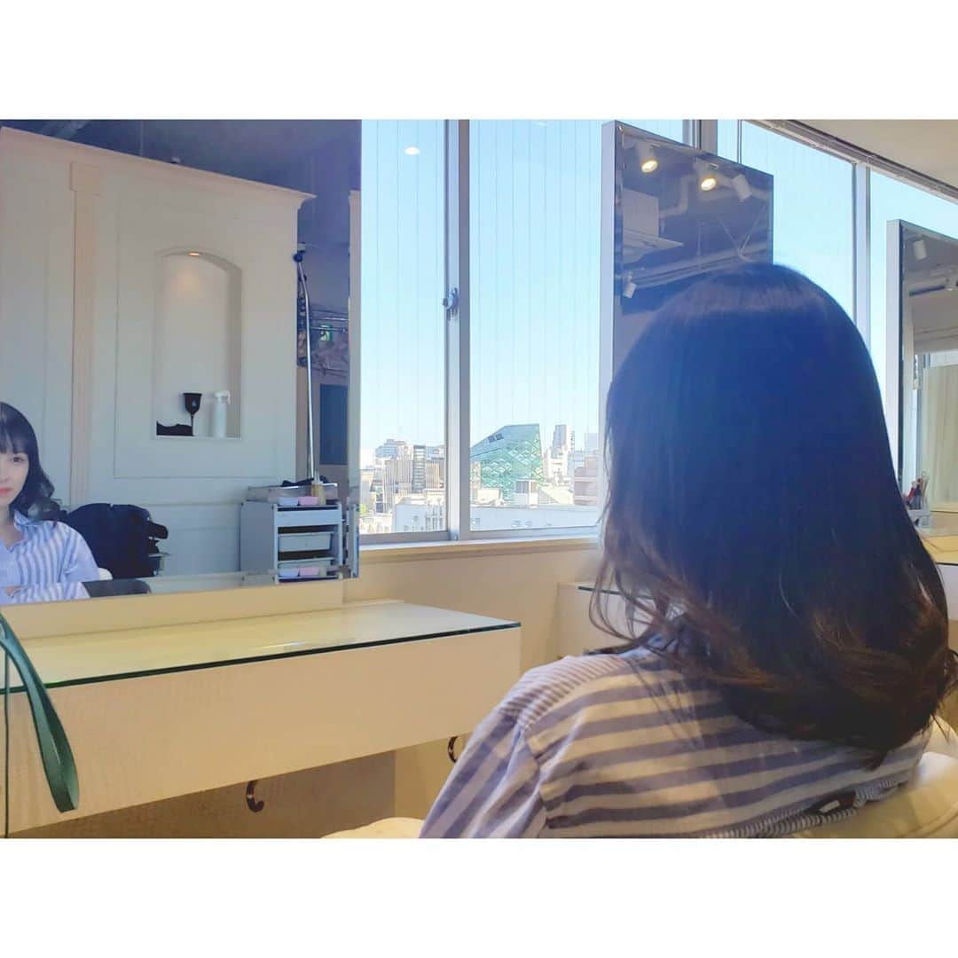 小田桐奈々さんのインスタグラム写真 - (小田桐奈々Instagram)「暗髪にしてきましたよ(˶ᵔ ᵕ ᵔ˶) もう8月終わっちゃうと思うと悲しみ…。夏の終わりは寂しい、、、  #hairsalon #☀」8月24日 20時42分 - odagirinana