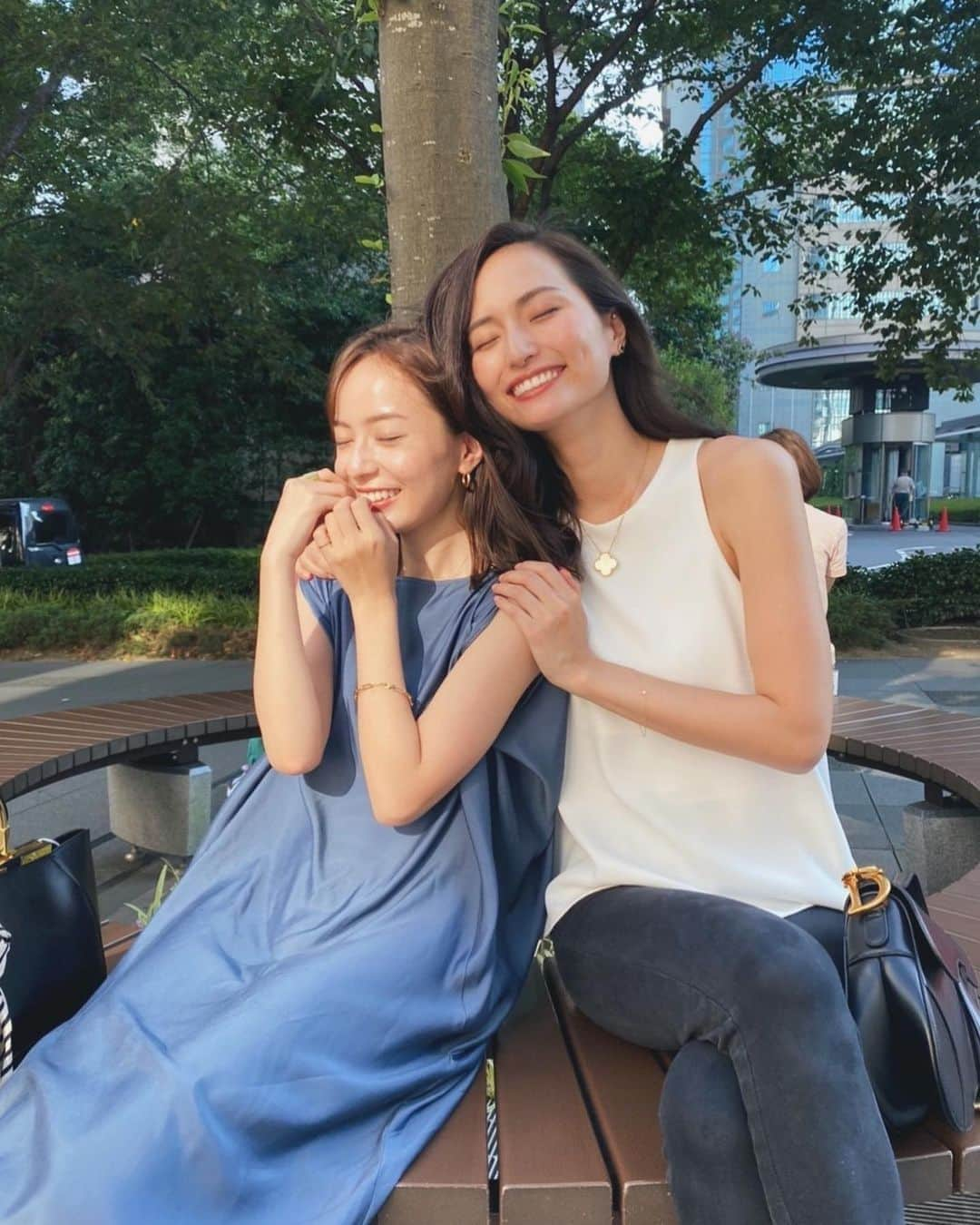 山賀琴子さんのインスタグラム写真 - (山賀琴子Instagram)「久々に会えて嬉しかった🥰 そして写真選べなかった🤣  何枚目が好き？❤️  #friends#tokyo#fashion」8月24日 20時53分 - kotokoyamaga