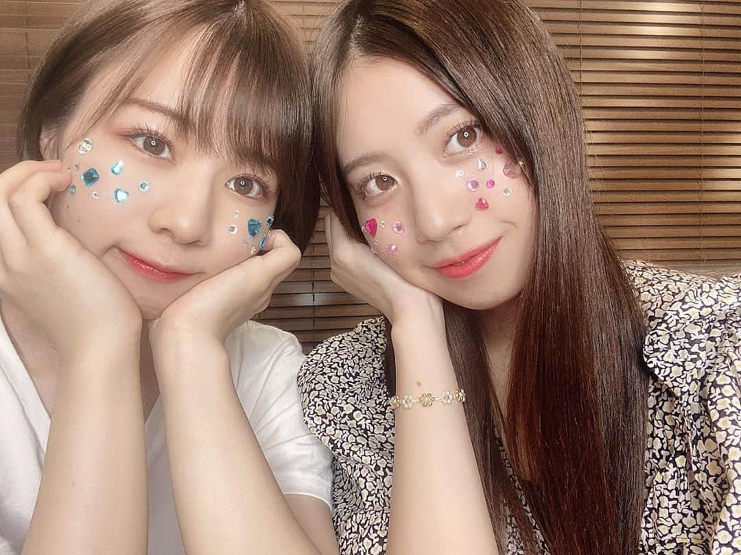 荒井優希さんのインスタグラム写真 - (荒井優希Instagram)「🤩 #キラキラシール #キラキラメイク」8月24日 20時54分 - araiyuki57