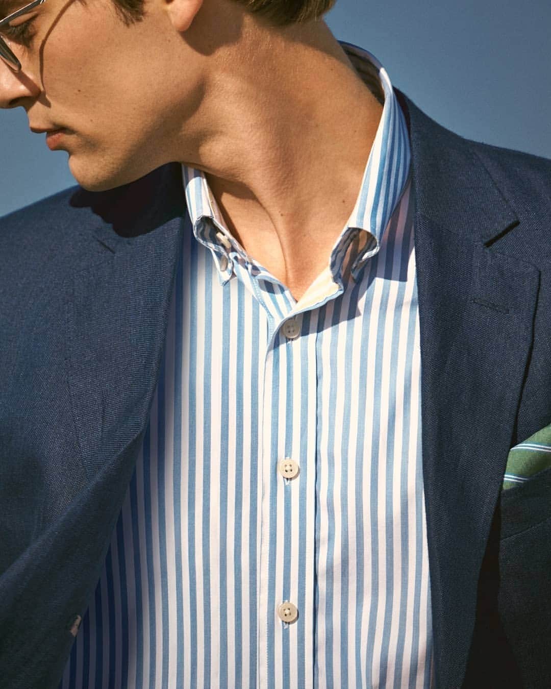のインスタグラム：「The classics just got an upgrade, gentlemen. This summer, opt for modern stripes and a fresh linen blazer for a look that’ll turn heads. #STAYHackett」
