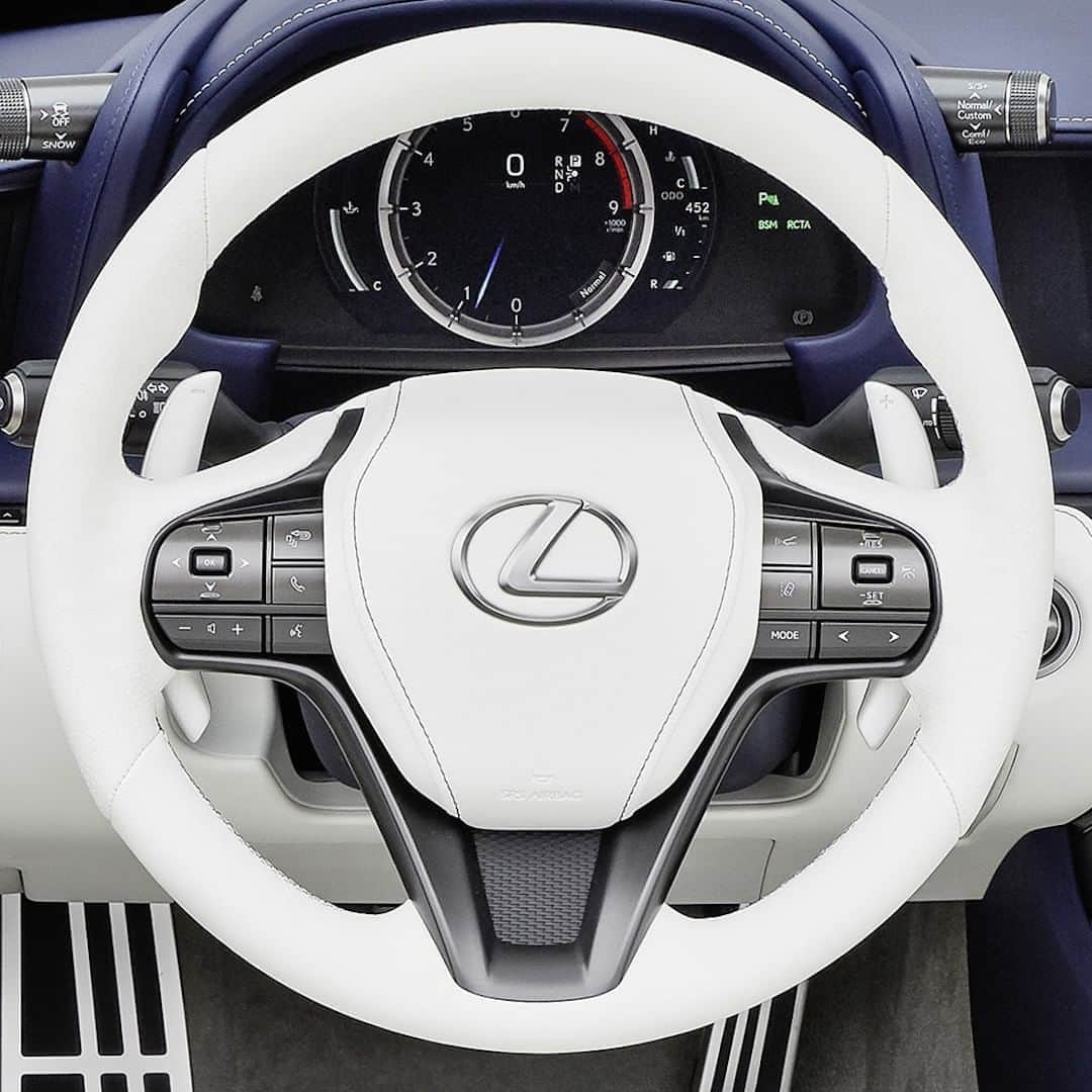 Lexus UKさんのインスタグラム写真 - (Lexus UKInstagram)「Take the wheel of the #LexusLC Convertible Regatta Edition.  #Design #CarDesign #Automotive #Lexus #CarsofInstagram #LuxuryTravel #Luxury #Lexus」8月24日 21時00分 - lexusuk
