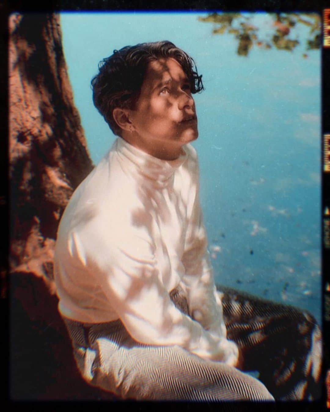 コナー・ボールのインスタグラム：「Daydreaming 💭  . . . #bradleywillsimpson #thevamps #thevampsbrad」