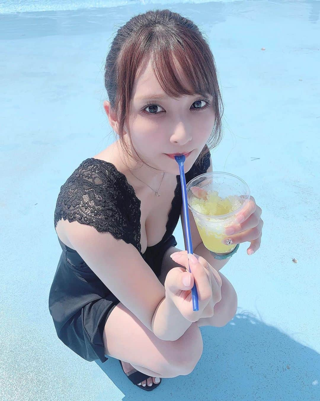 長嶋優里さんのインスタグラム写真 - (長嶋優里Instagram)「♡ ． としまえんのプール🏖 超暑い中食べたかき氷が本当に美味しかった🍧 ． ． ． #としまえん #豊島園 #プール #昼プール #pool #水着女子 #水着 #夏女子 #かき氷 #summer #ビジョビ #ポニーテール  ． ♡」8月24日 21時13分 - yuyu__kakaka